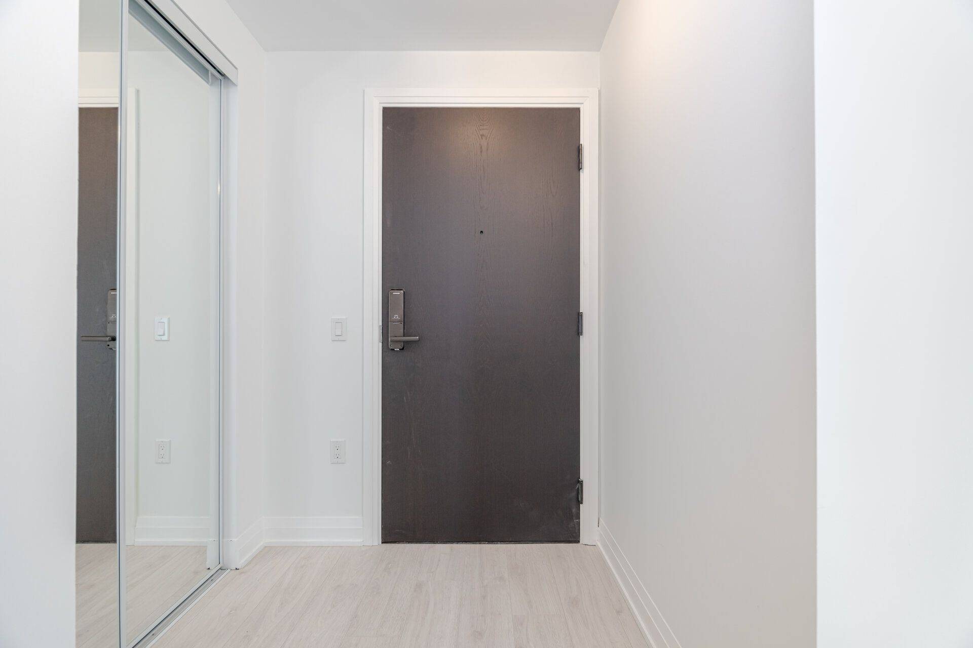 Oakville, ON L6H 0S2,412 Silver Maple RD #405