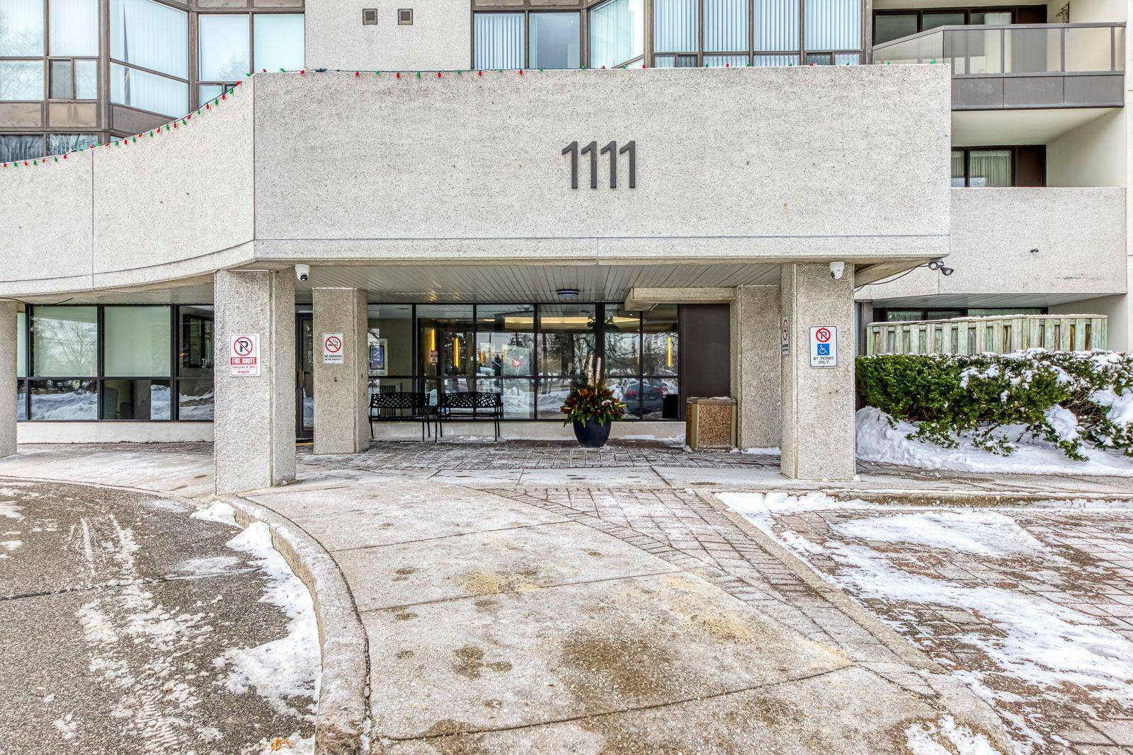 Mississauga, ON L4W 4N1,1111 Bough Beeches BLVD #905