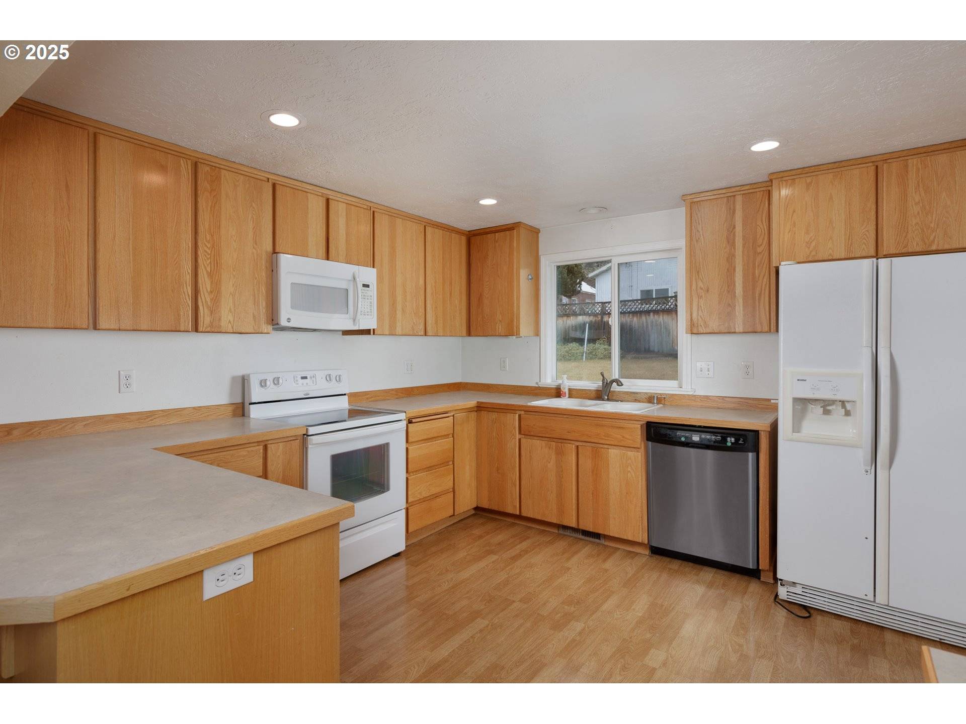 Maupin, OR 97037,624 STAATS AVE