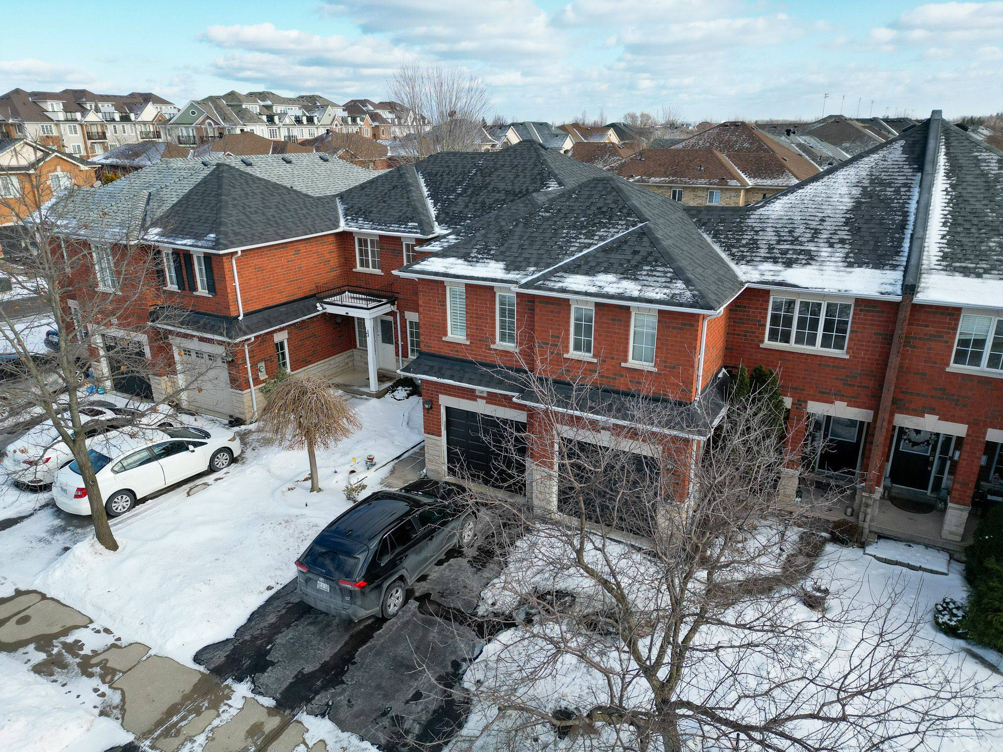 Oakville, ON L6M 4P8,2405 Newcastle CRES