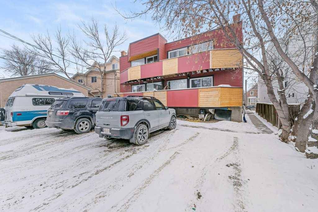 Calgary, AB T2M 2Z1,1613 4 ST NW #1