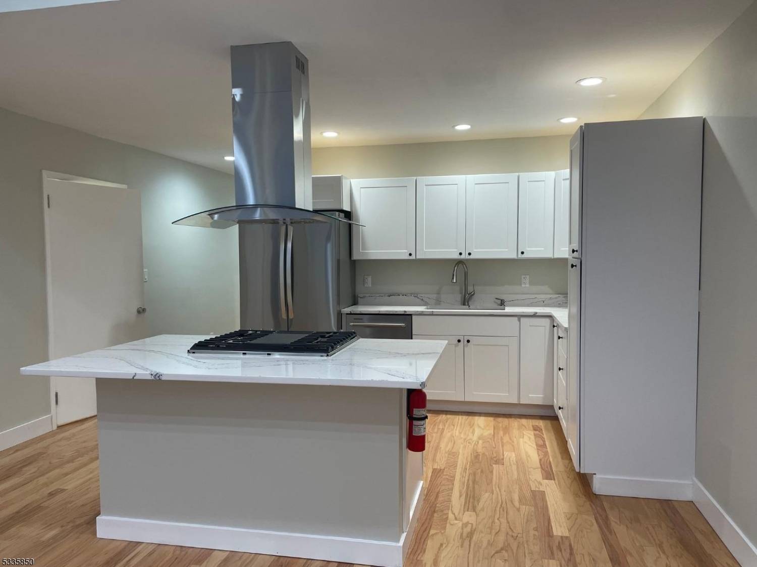 South Orange Village Twp., NJ 07079,468 Irvington Ave #2