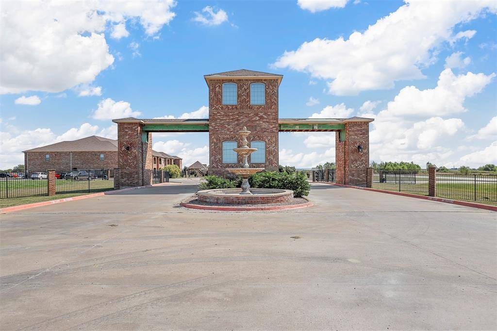 Alvarado, TX 76009,301 County Road 207 #1204