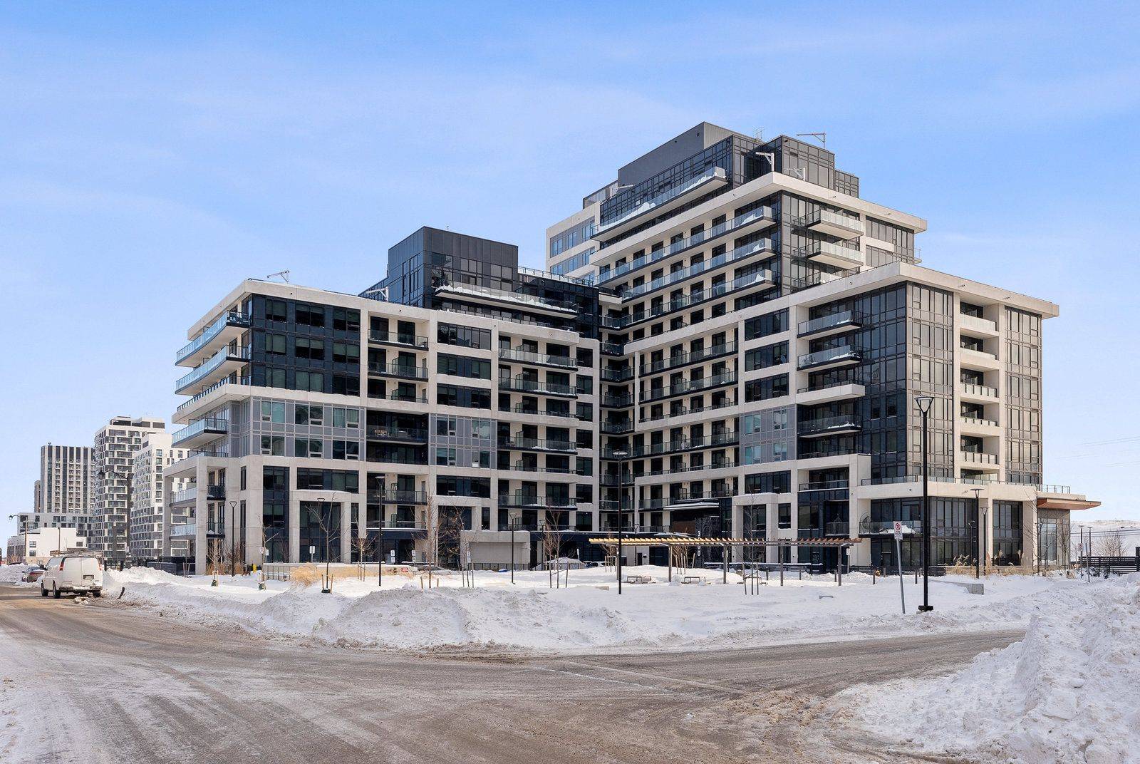 Oakville, ON L6H 7W6,3200 William Coltson AVE #419