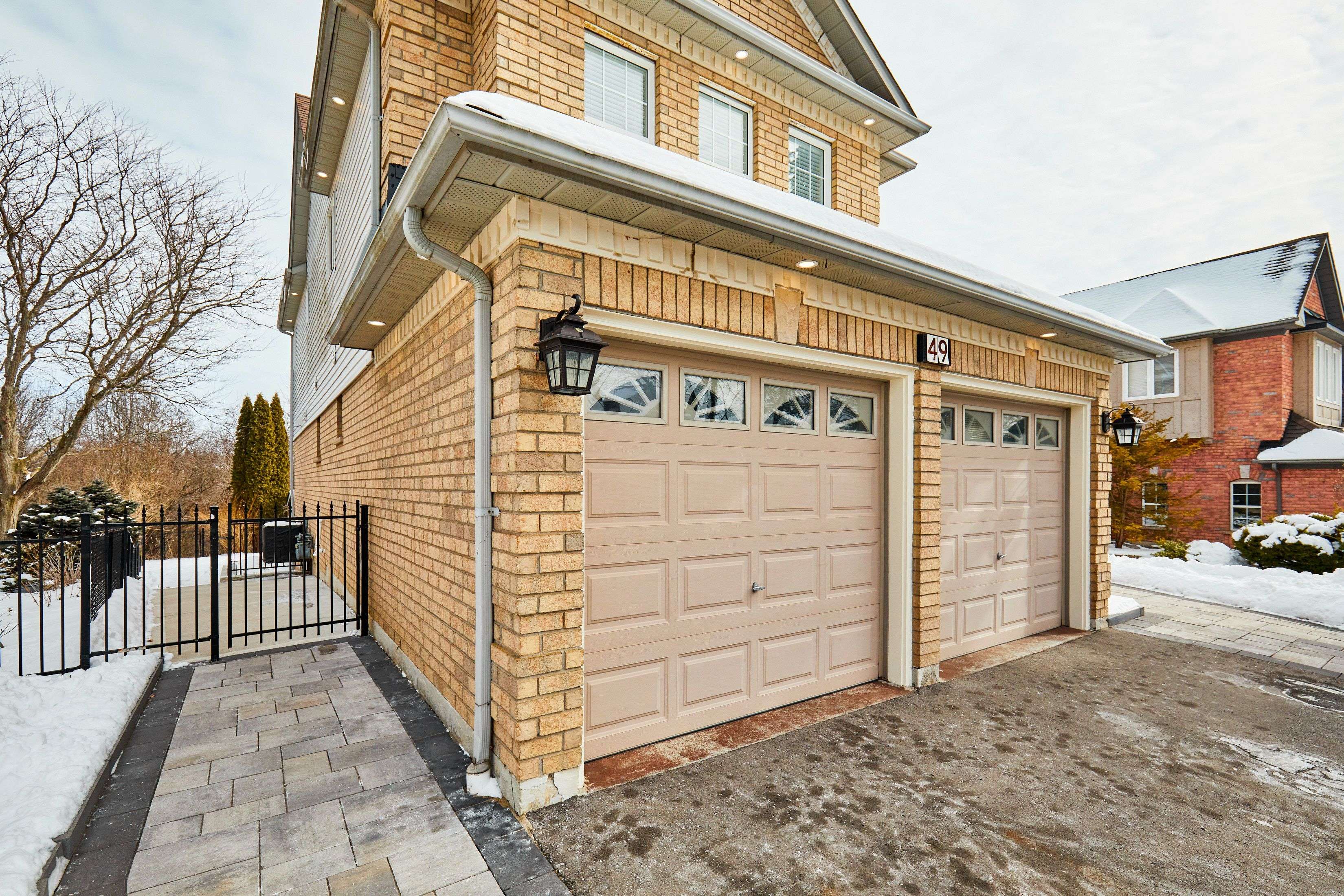 Whitby, ON L1P 1M7,49 Wetherburn DR