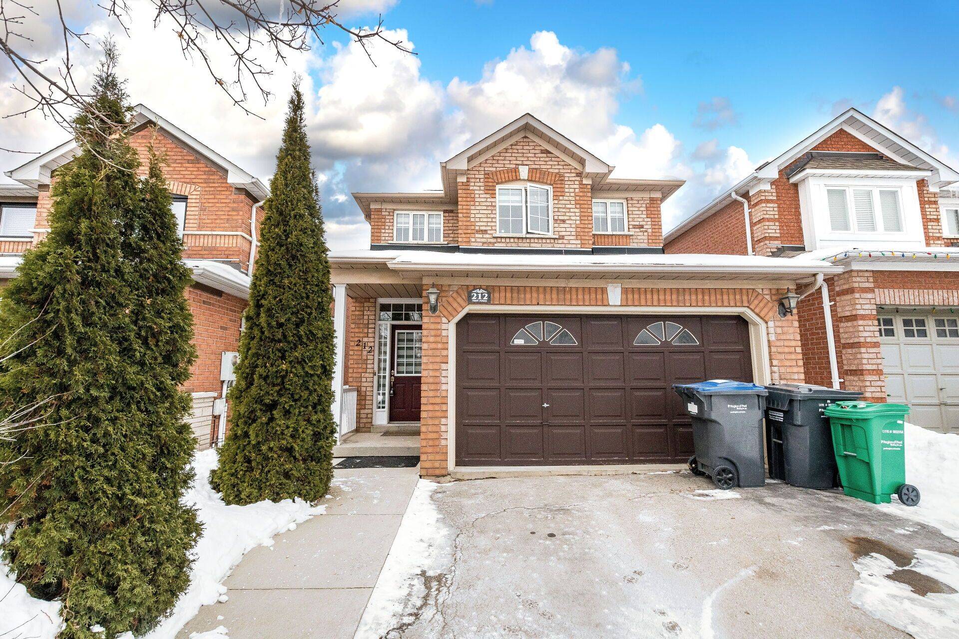 Brampton, ON L7A 1N6,212 Twin Pines CRES