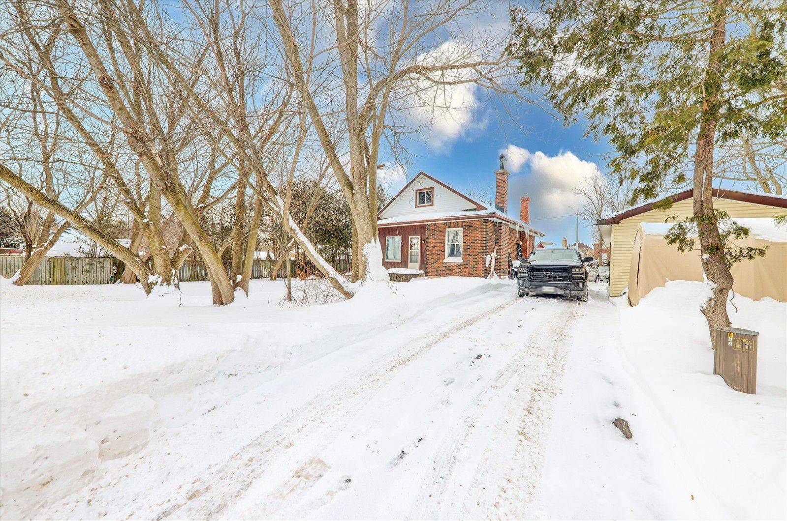 Clarington, ON L1C 3K2,304 West Scugog LN