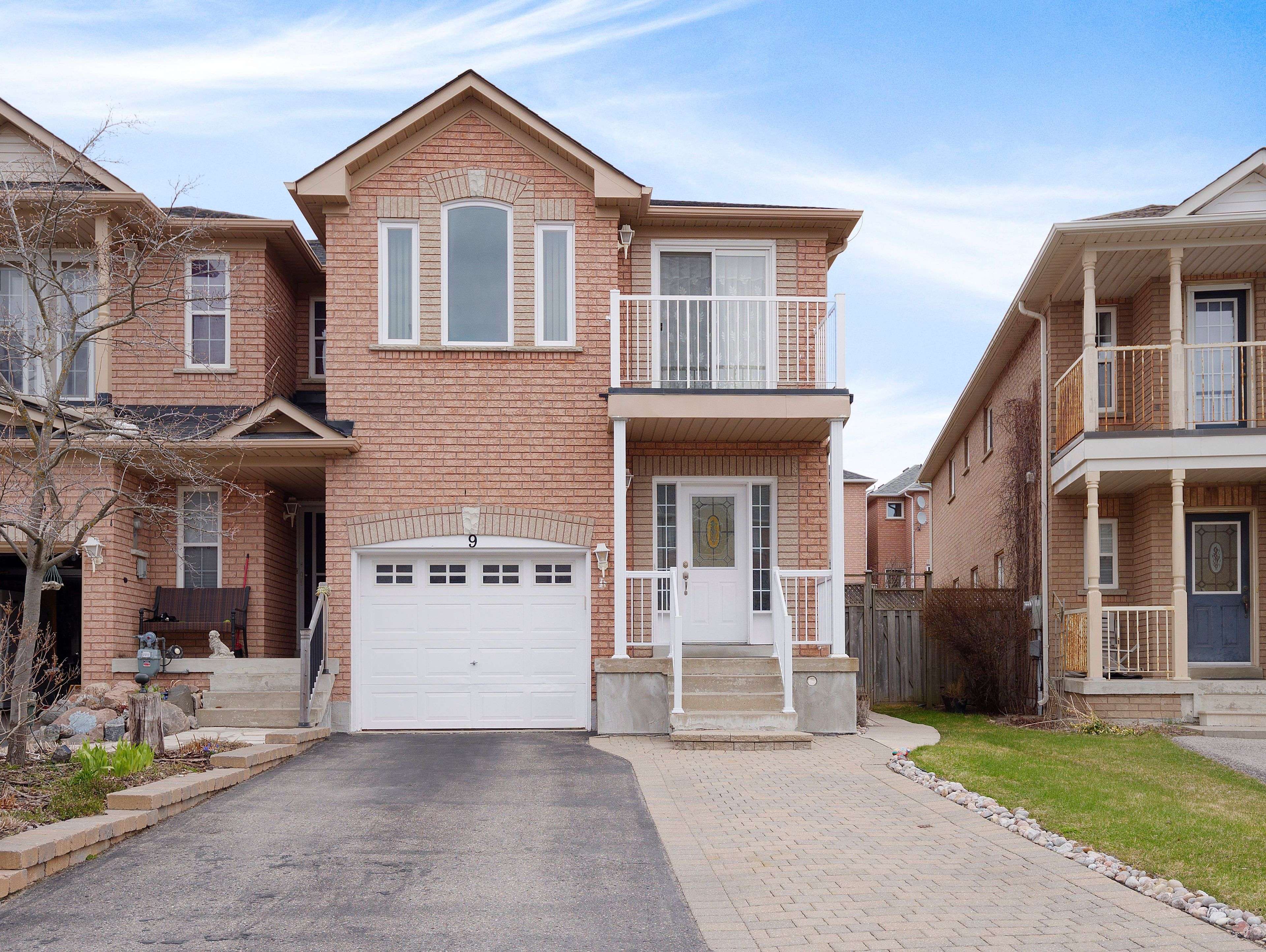 Richmond Hill, ON L4E 3X7,9 Carousel CRES #BSMT