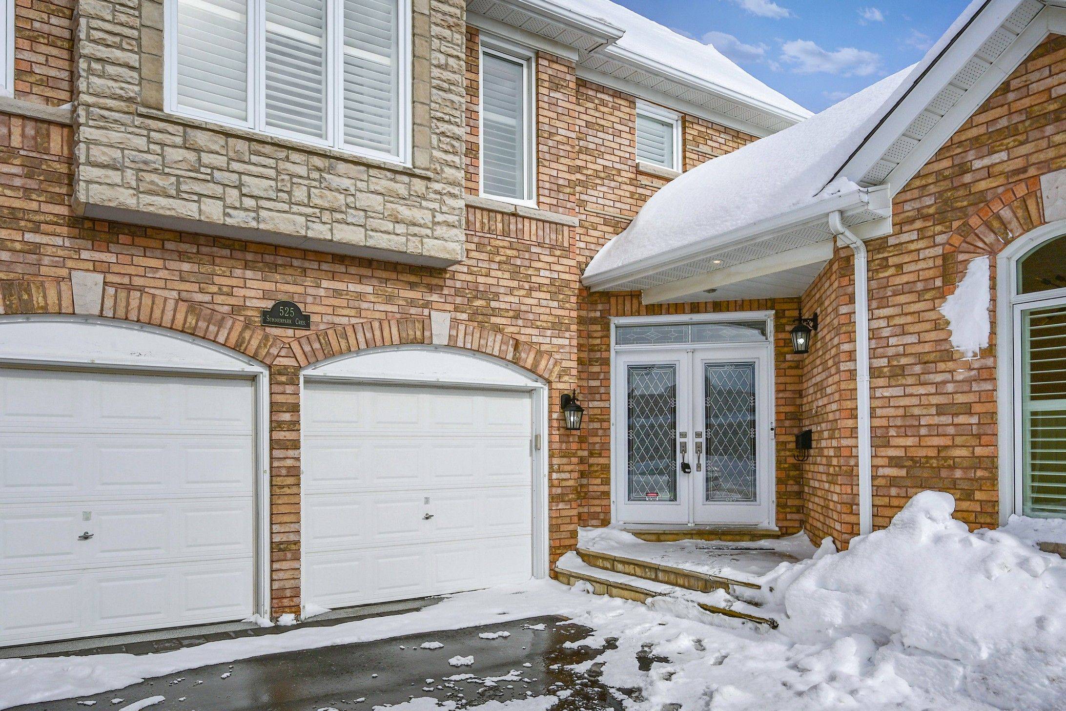 Pickering, ON L1V 7A7,525 Summerpark CRES