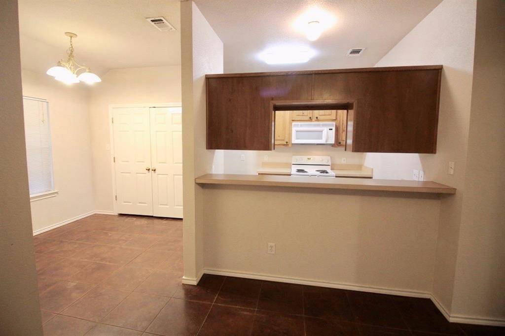 Weatherford, TX 76086,950 E 3rd Street E