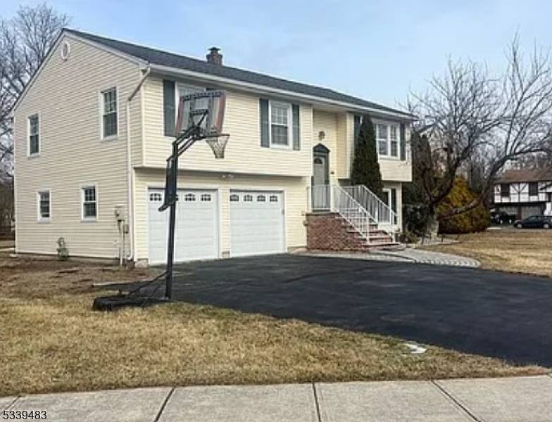 Flemington Boro, NJ 08822,9 Village Ct