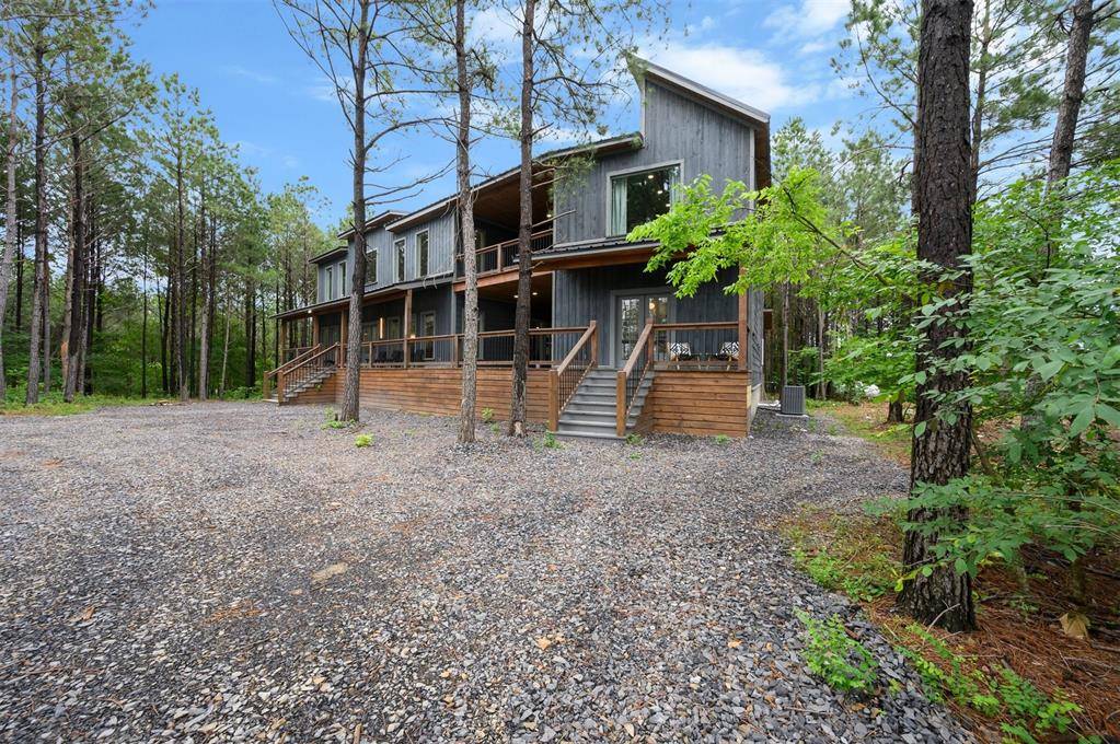 Broken Bow, OK 74728,910 Timbuktu Trail
