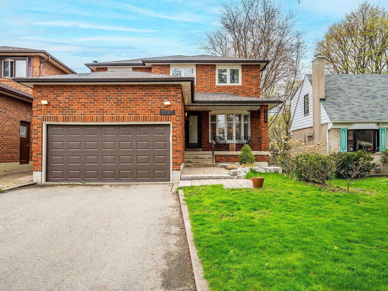 Mississauga, ON L4Y 1G2,1030 Hedge DR