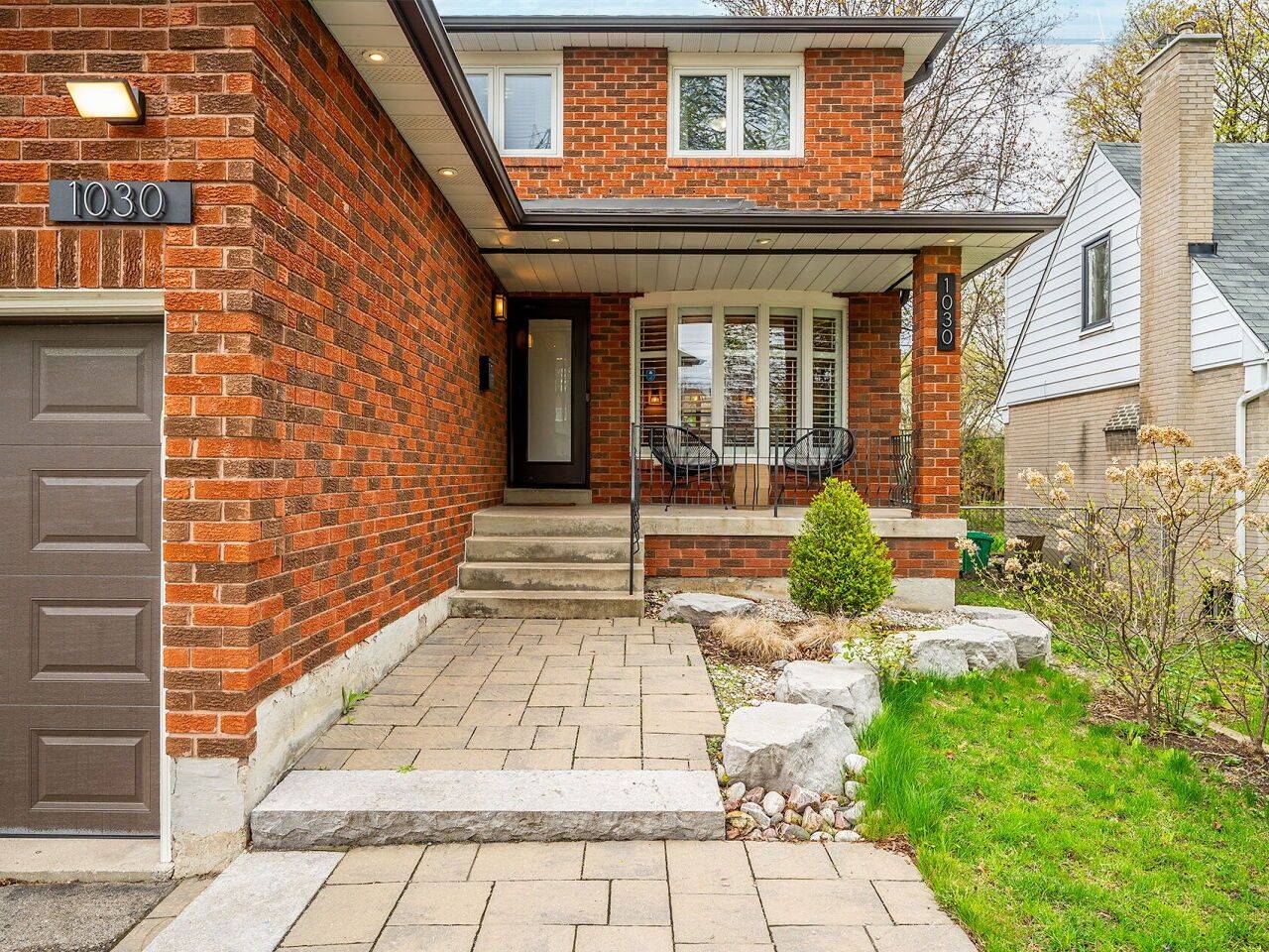 Mississauga, ON L4Y 1G2,1030 Hedge DR