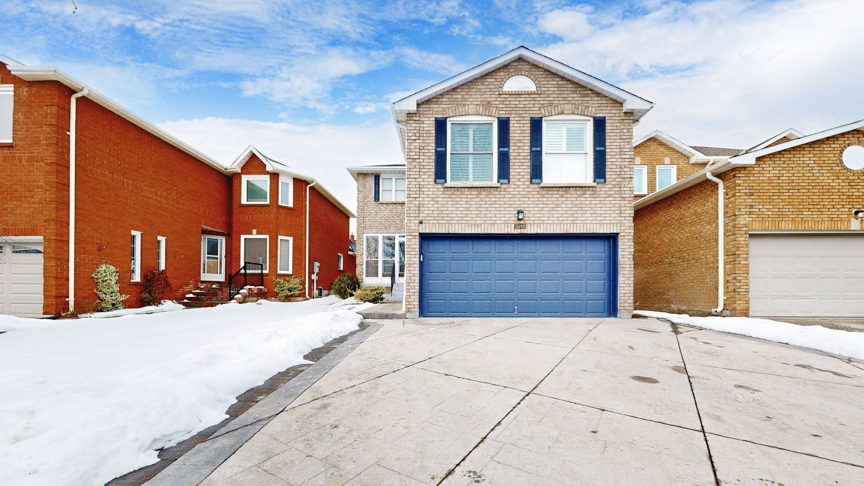 Mississauga, ON L5N 6E1,6521 Warbler LN