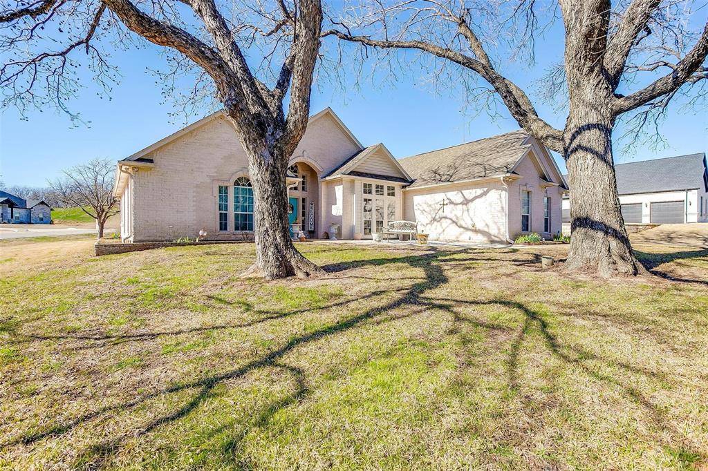 Granbury, TX 76049,9501 Bellechase Road