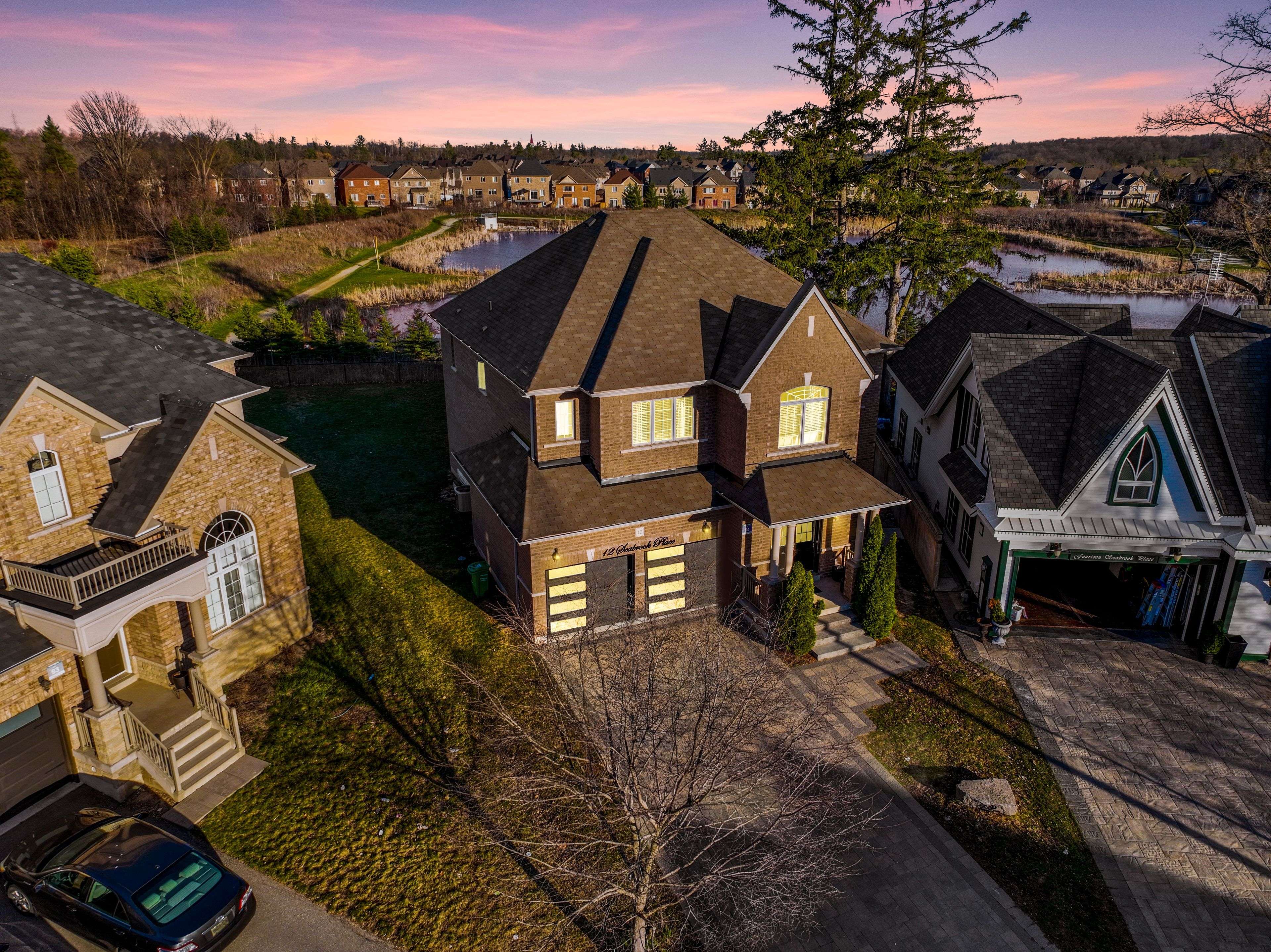 Brampton, ON L6Y 0X5,12 Seabrook PL