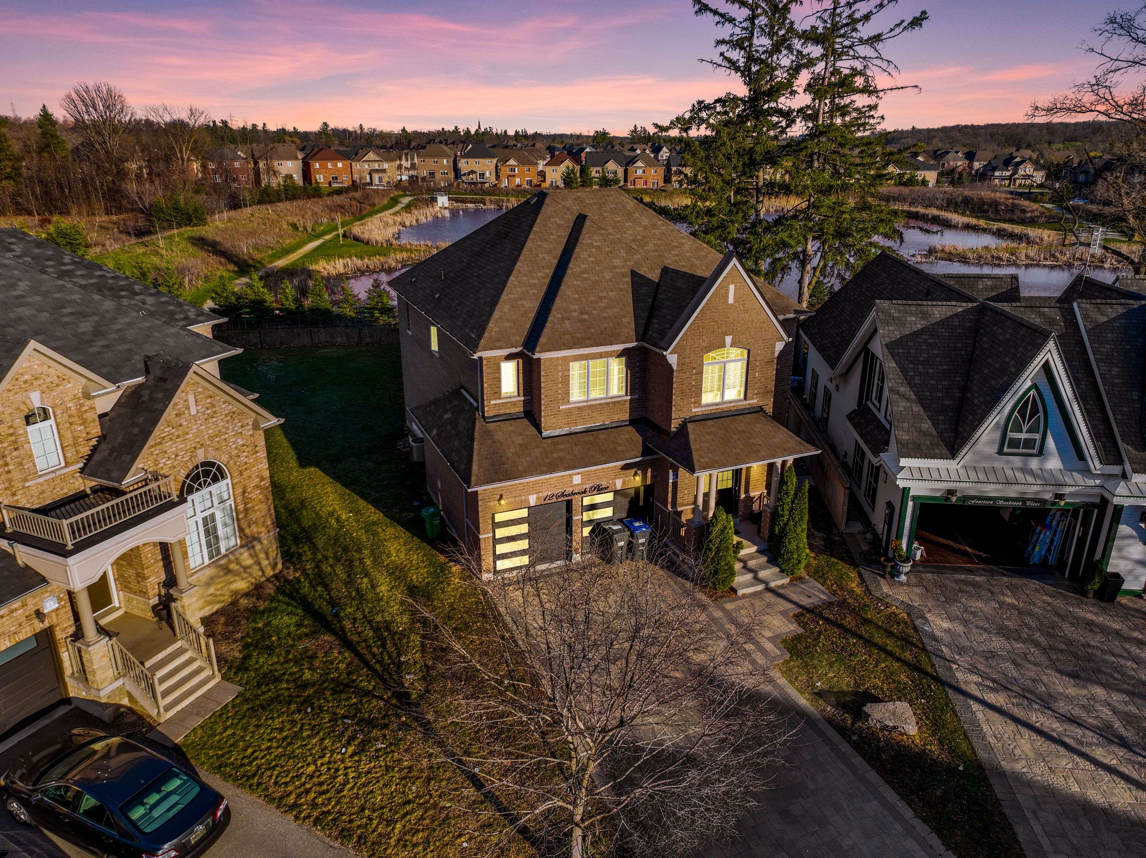 Brampton, ON L6Y 0X5,12 Seabrook PL