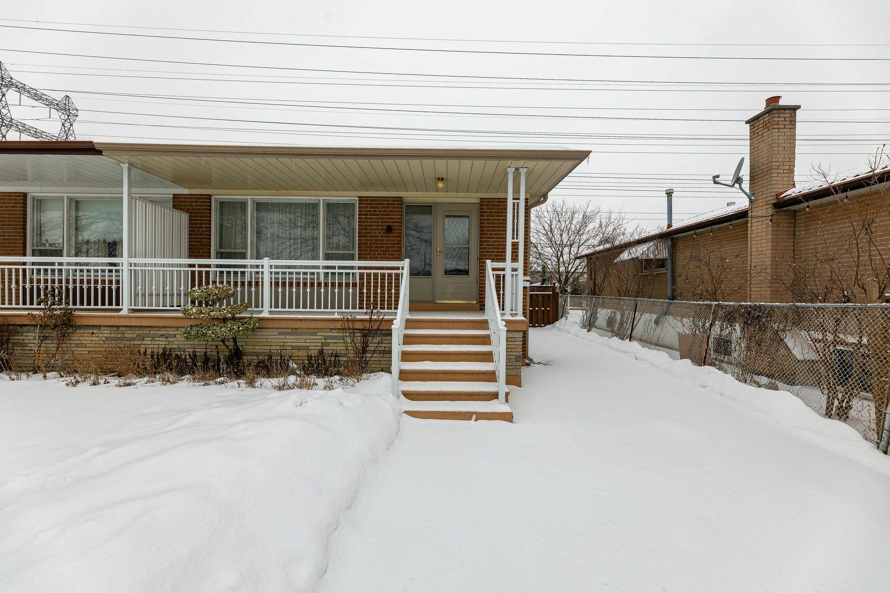 Toronto W10, ON M9V 2B8,39 Elmvale CRES