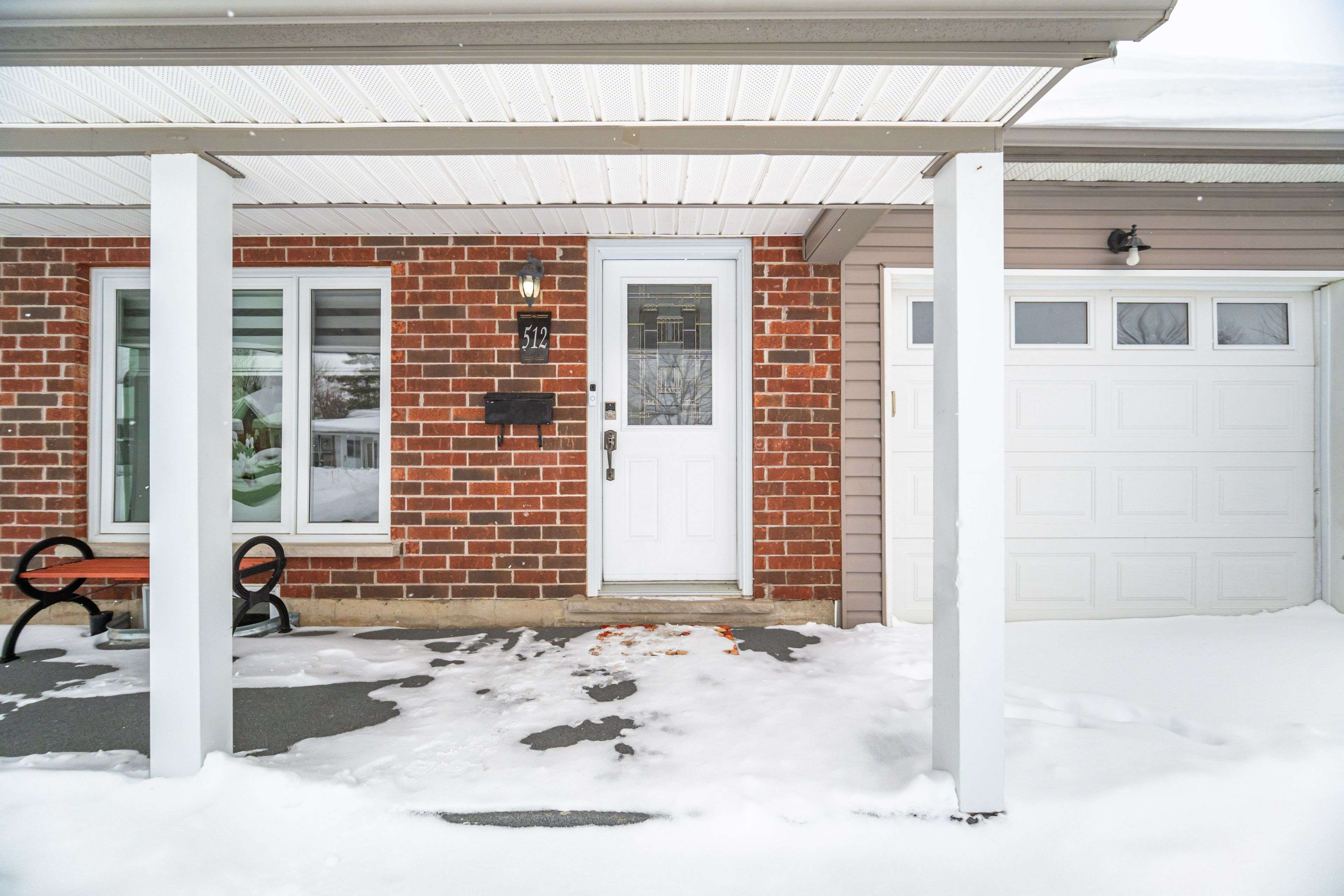 Cambridge, ON N3H 4X5,512 Pinetree CRES