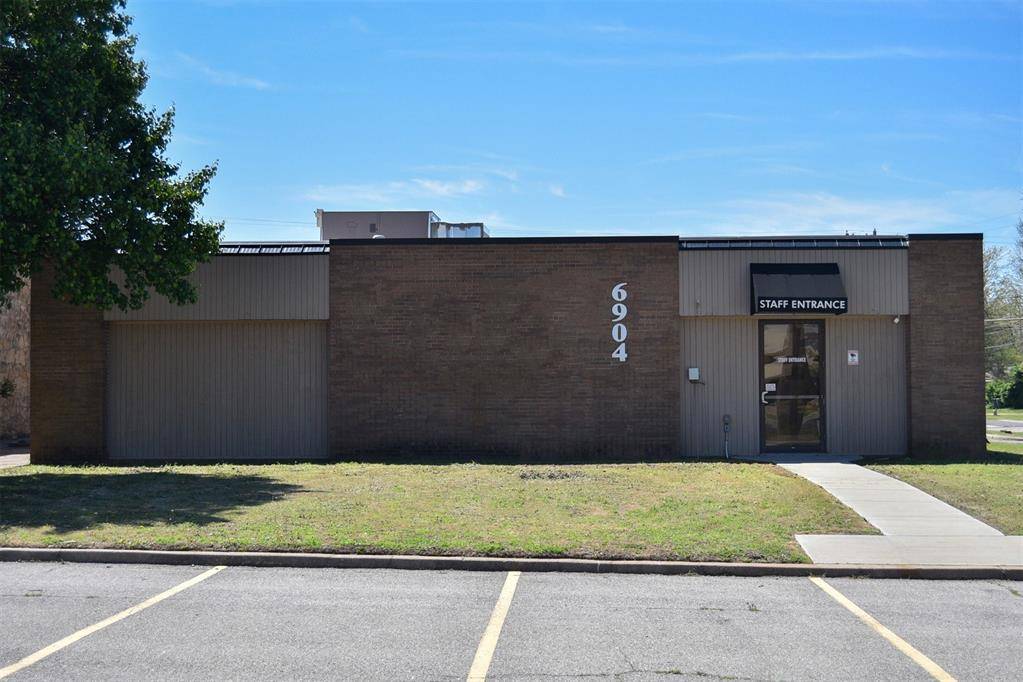 Midwest City, OK 73110,6904 E Reno Avenue