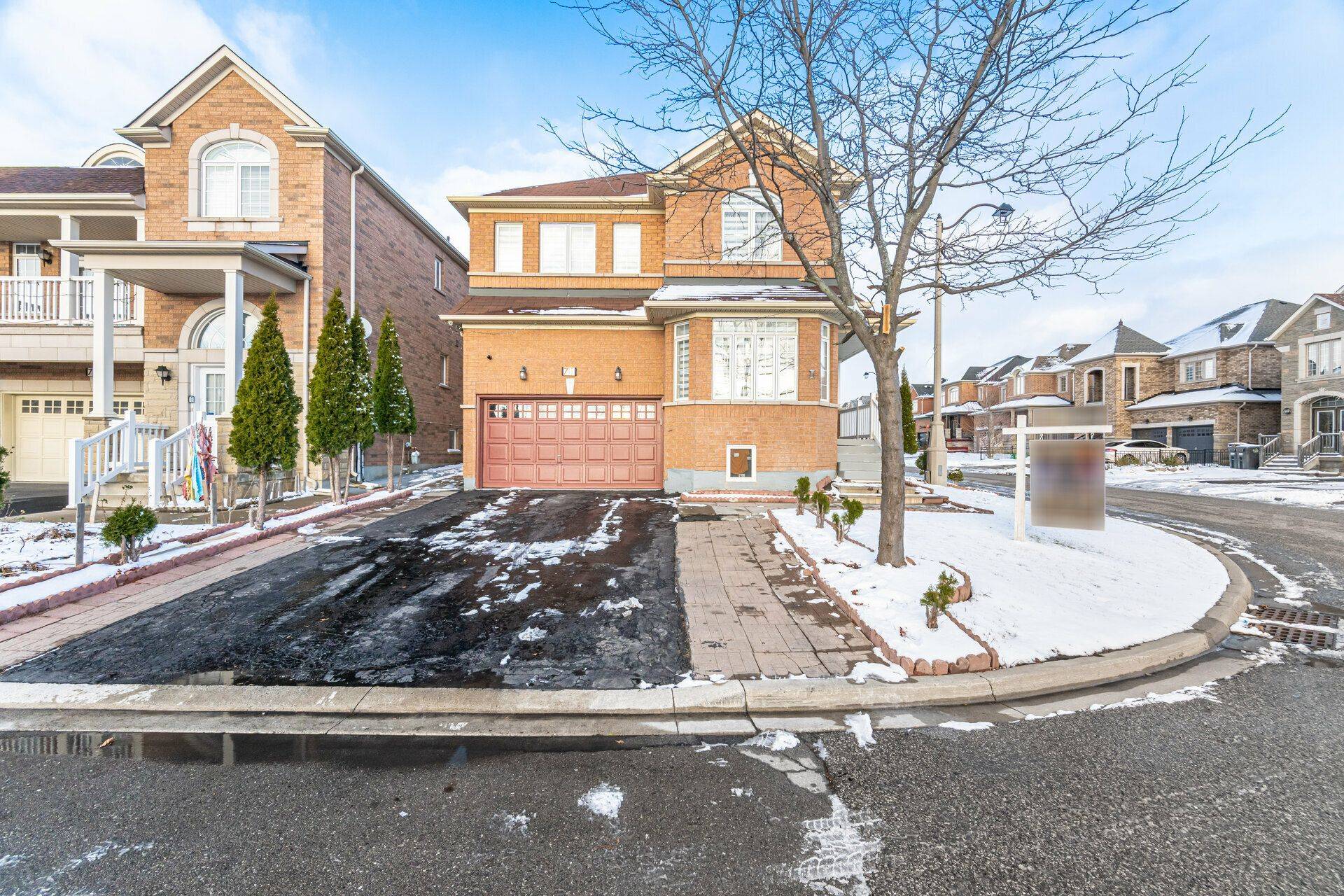 Brampton, ON L6P 2H3,71 Maple Valley ST