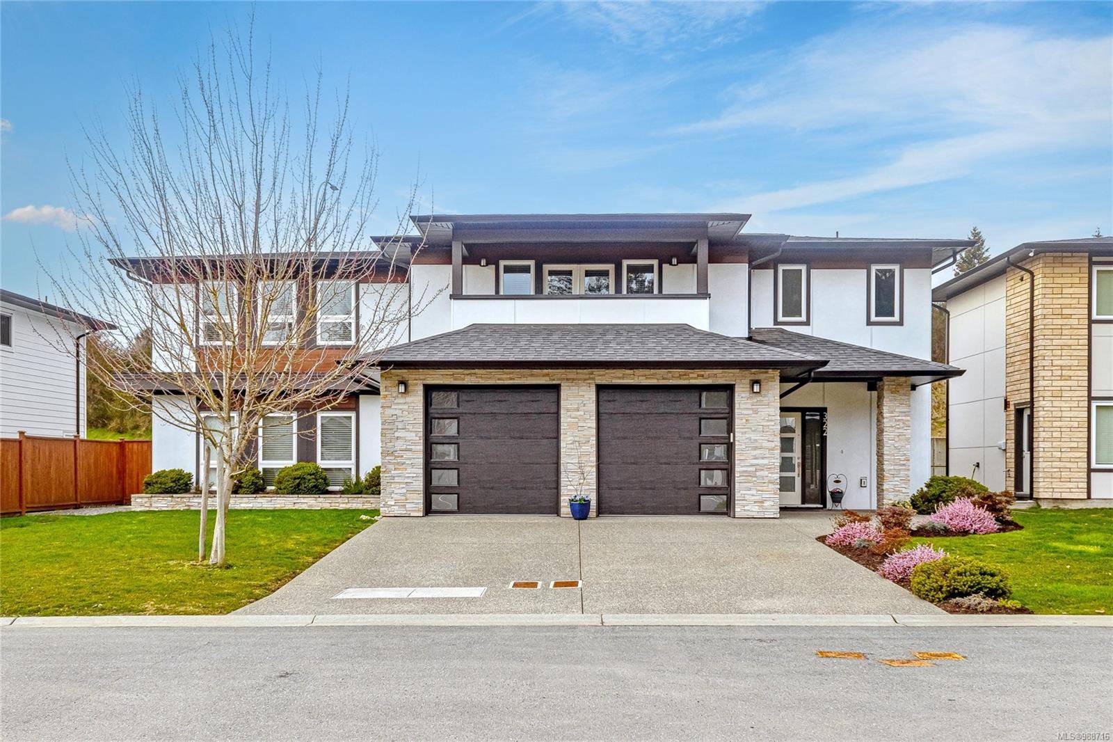 Langford, BC V9B 0X3,322 Lone Oak Pl