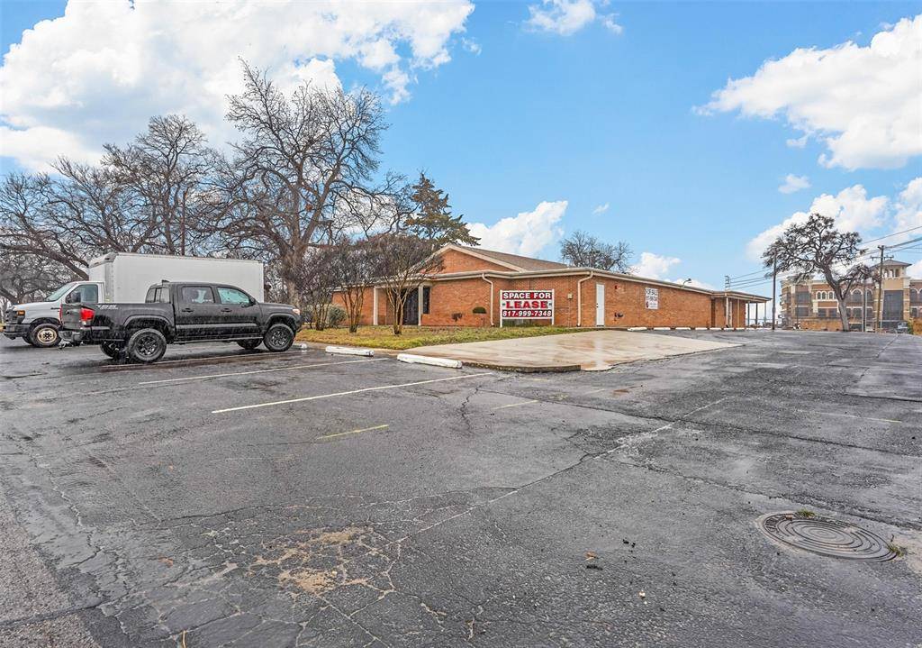 Burleson, TX 76028,116 N Clark Street