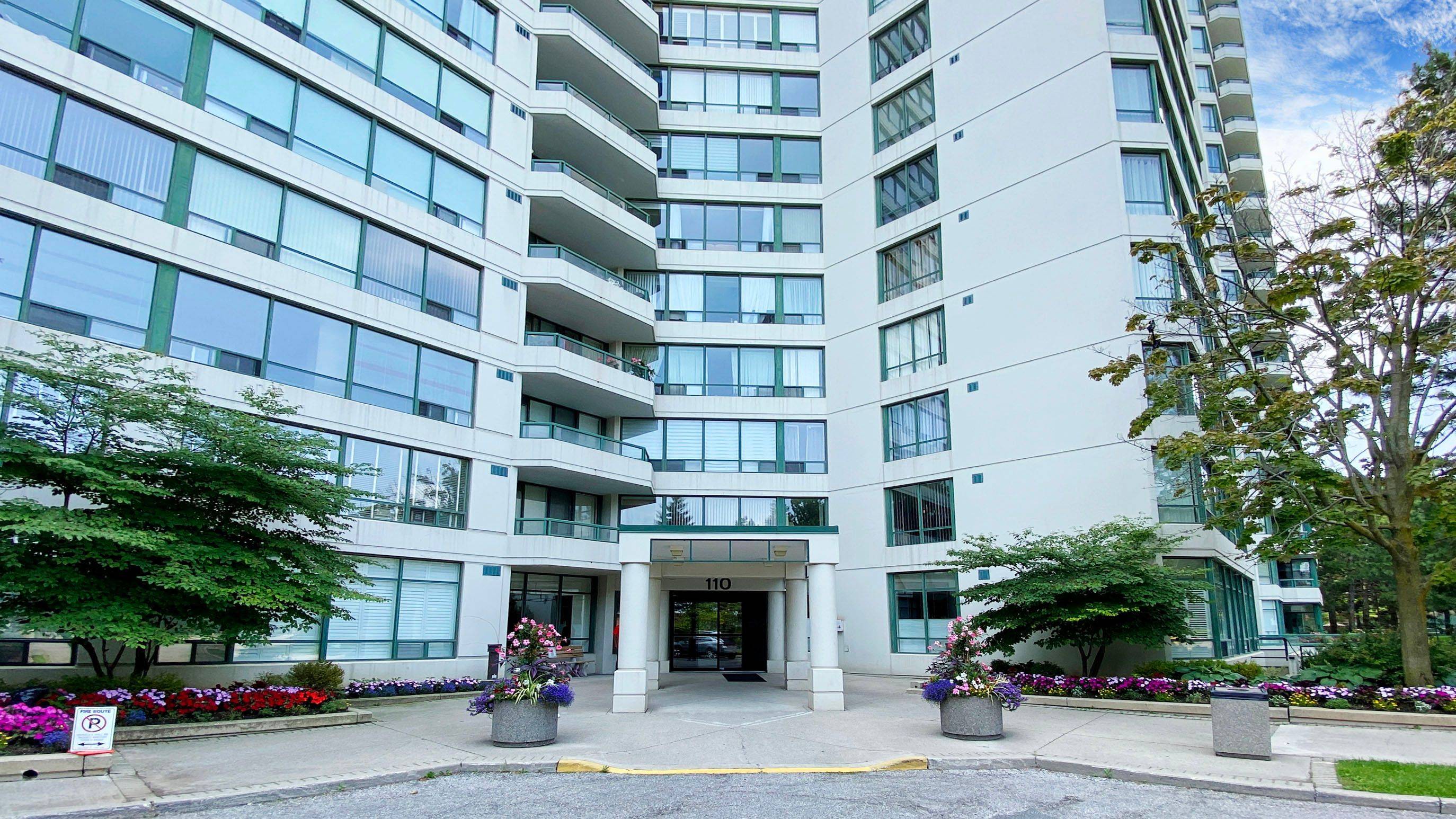 Vaughan, ON L4J 7W8,110 Promenade CIR S #504