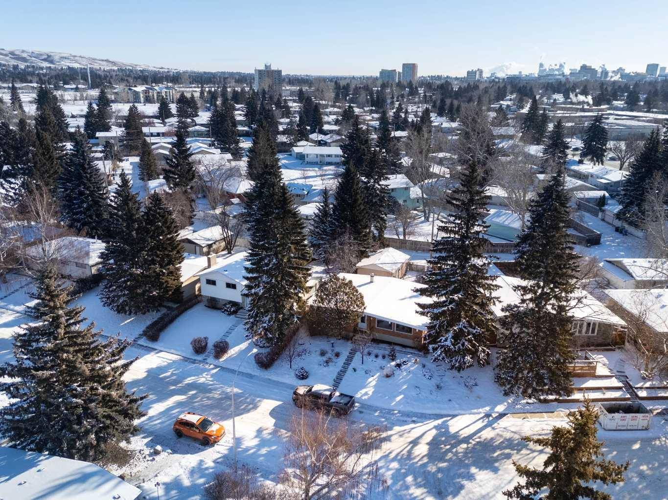 Calgary, AB T3A0n8,4519 Viscount DR NW