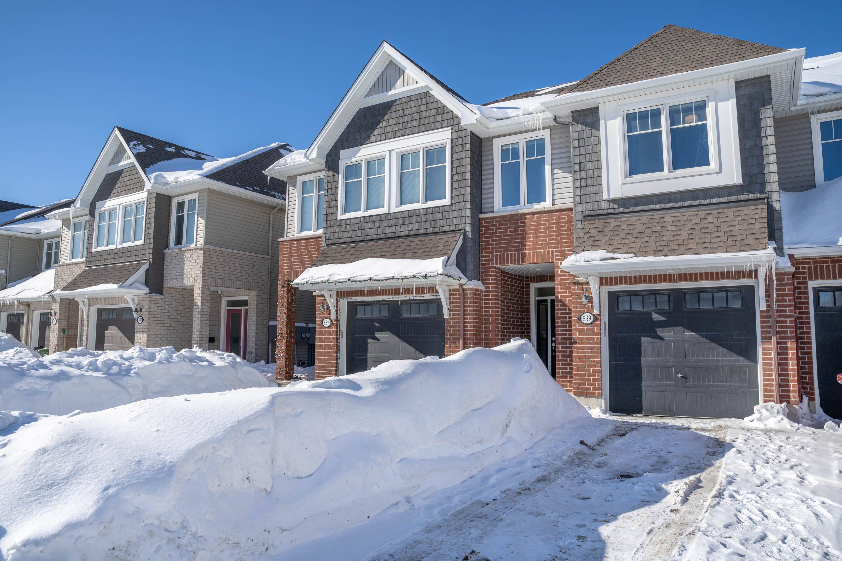 Barrhaven, ON K2J 6M8,539 Jackdaw AVE