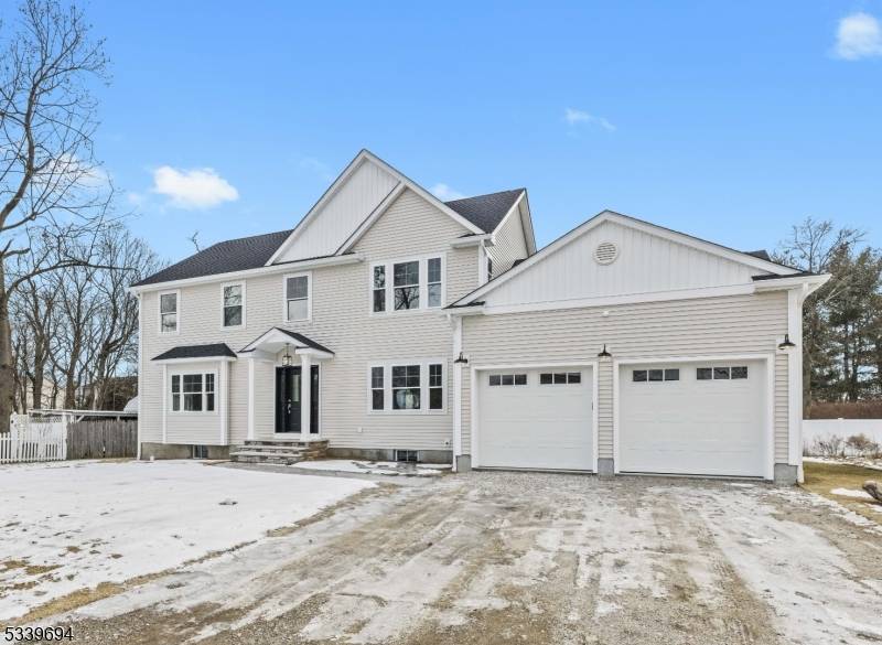 Pequannock Twp., NJ 07444,4 Dogwood Ln