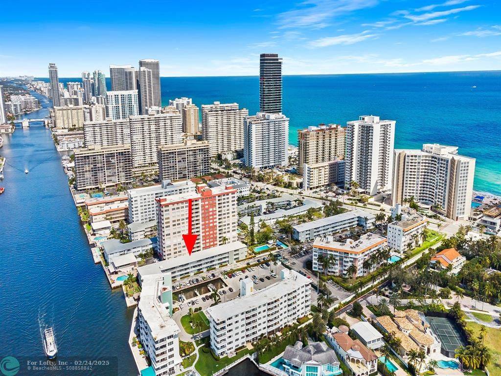 Hallandale Beach, FL 33009,3177 S Ocean Dr  #322