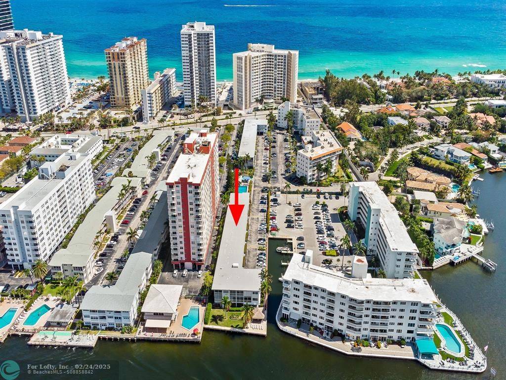 Hallandale Beach, FL 33009,3177 S Ocean Dr  #322