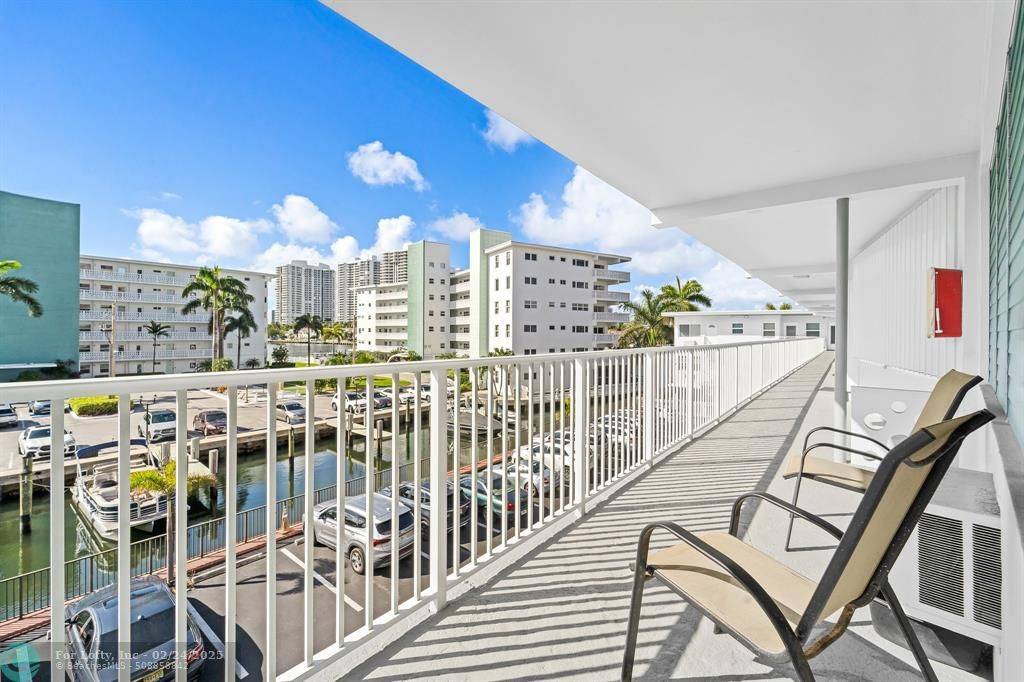 Hallandale Beach, FL 33009,3177 S Ocean Dr  #322