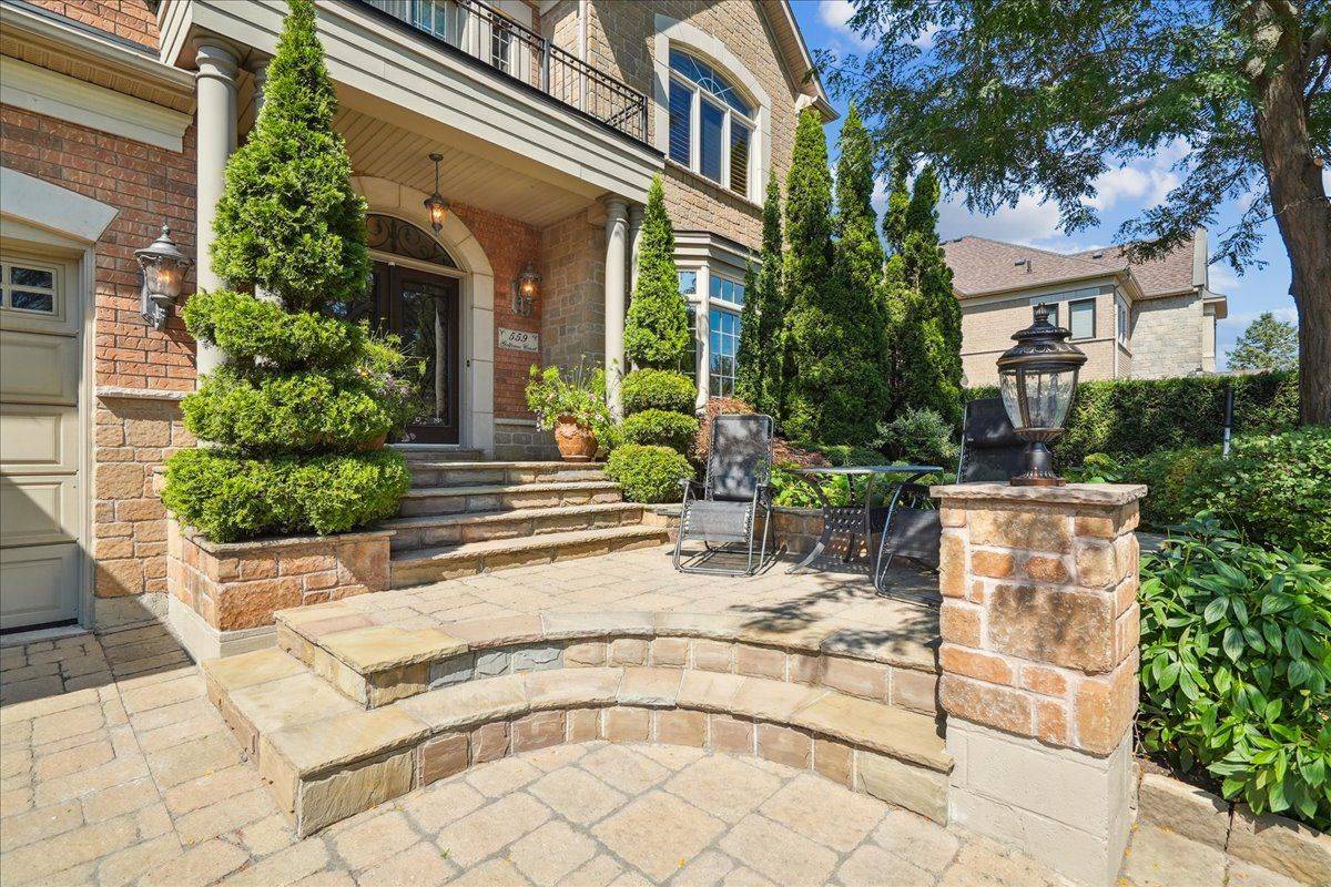 Oakville, ON L6M 4W6,559 Golfview CT