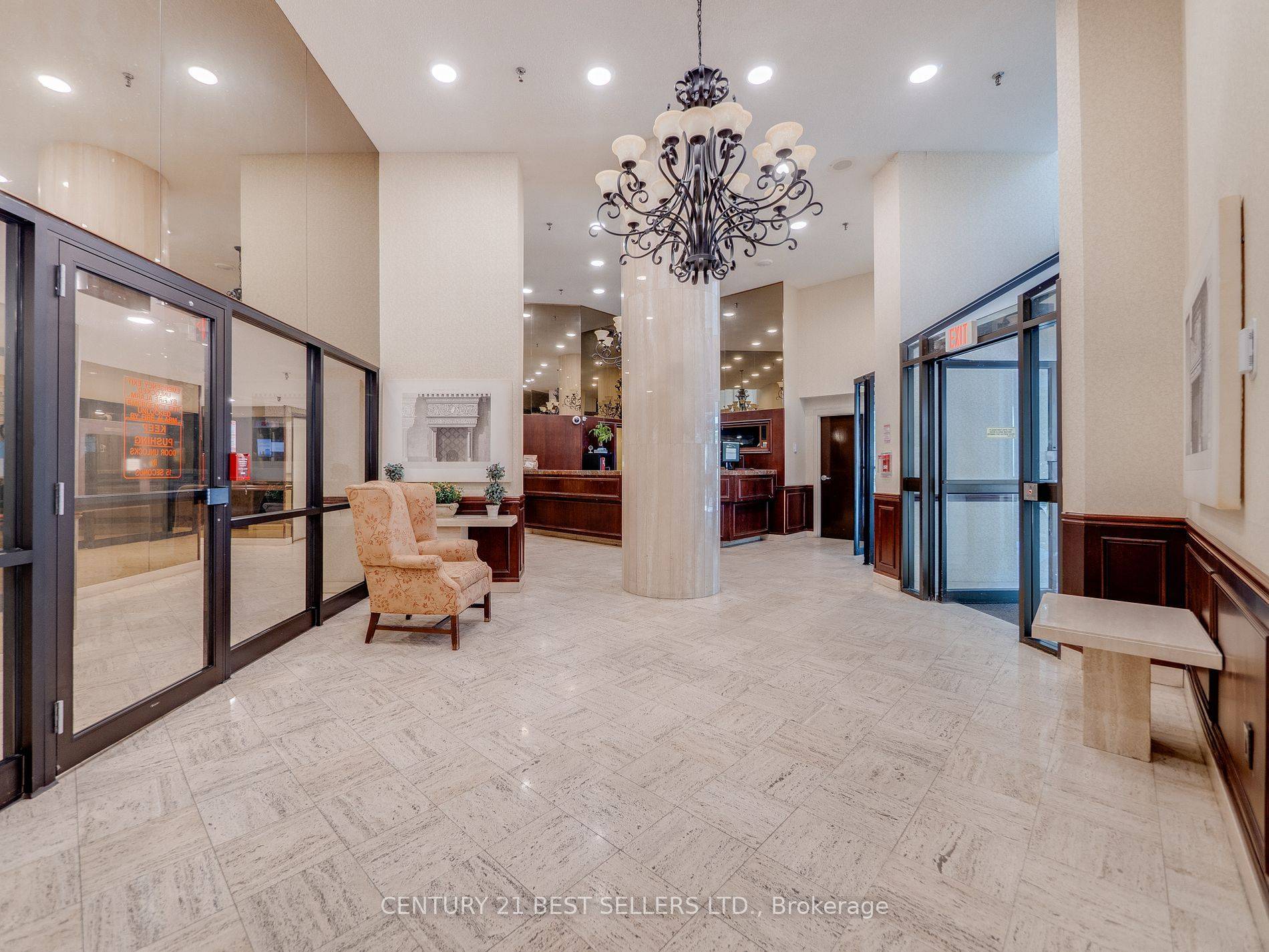 Mississauga, ON L5A 4A1,3650 Kaneff CRES #601