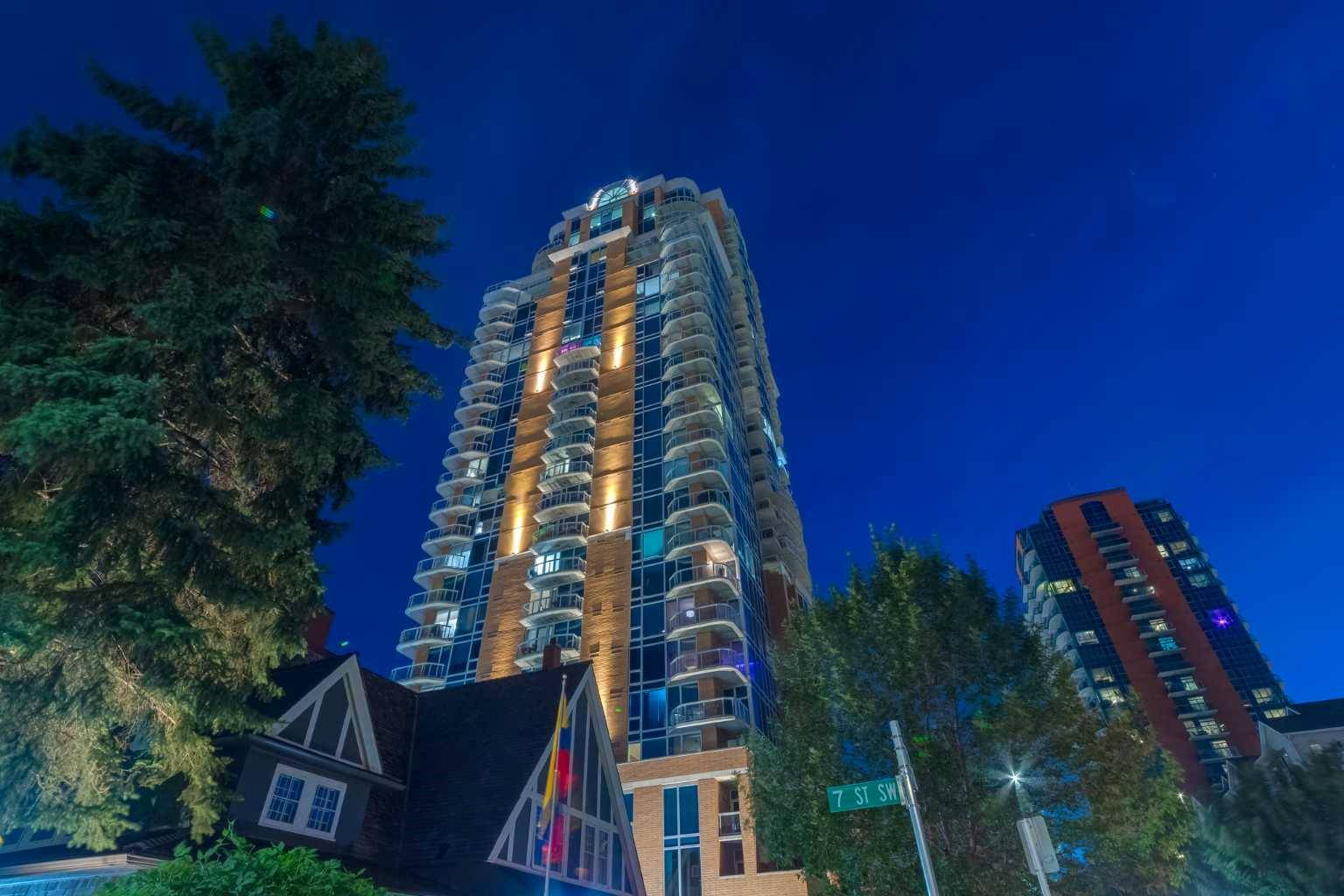 Calgary, AB T2R 0H8,817 15 AVE SW #800