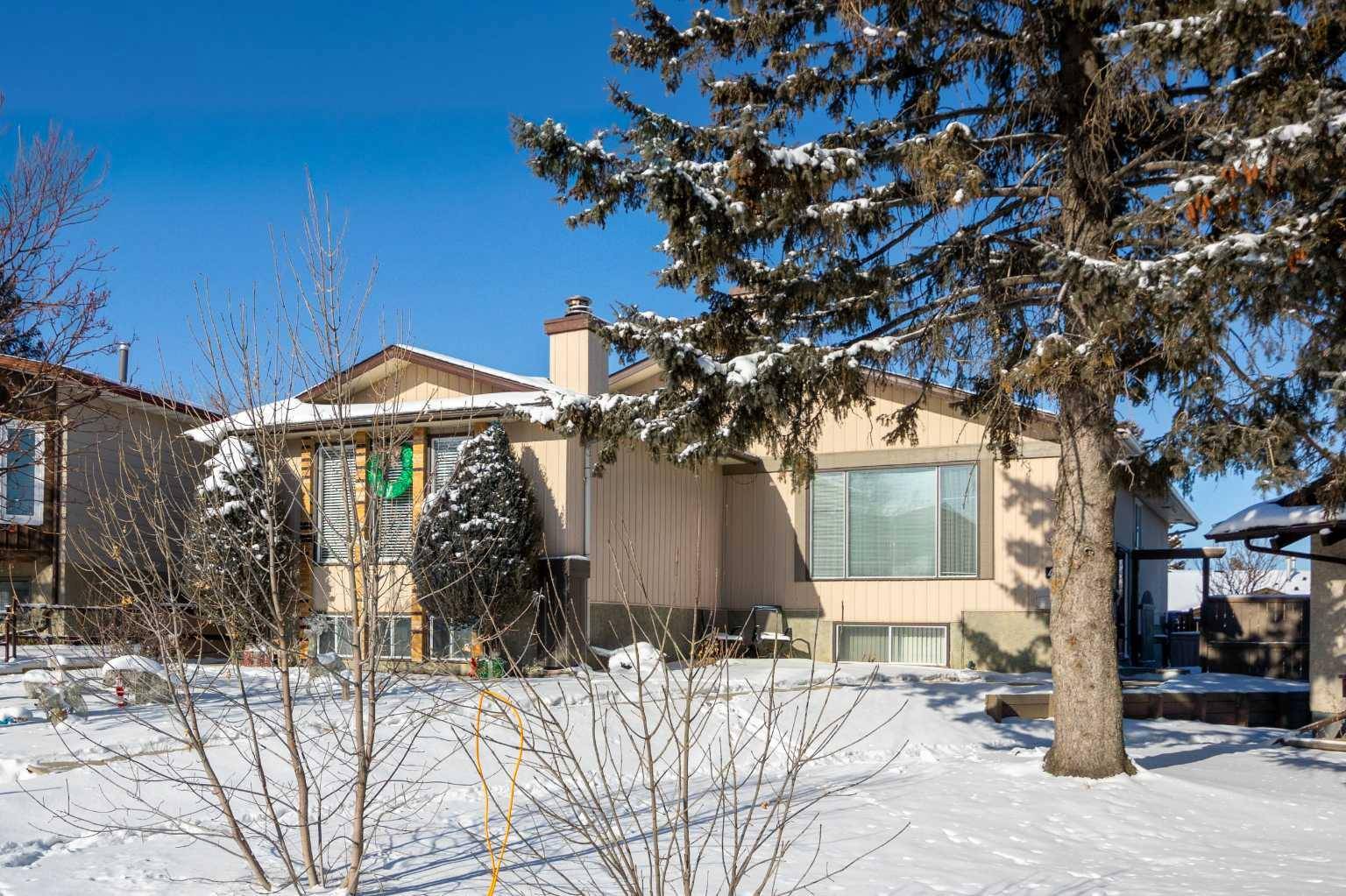 Calgary, AB T3K 1B3,46 Berkley Close NW