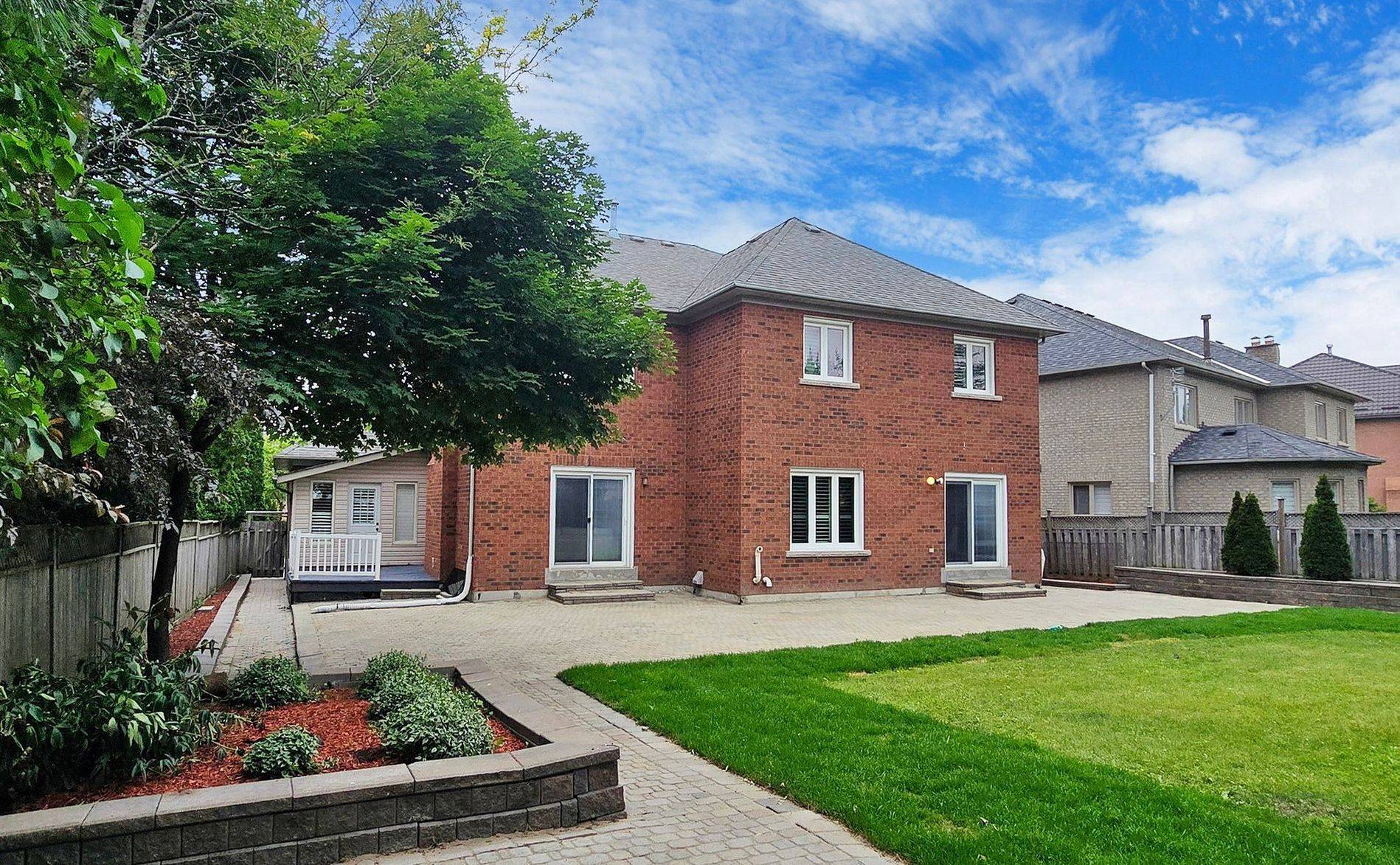 Richmond Hill, ON L4B 3W8,9 Delevan CT #Main Fl