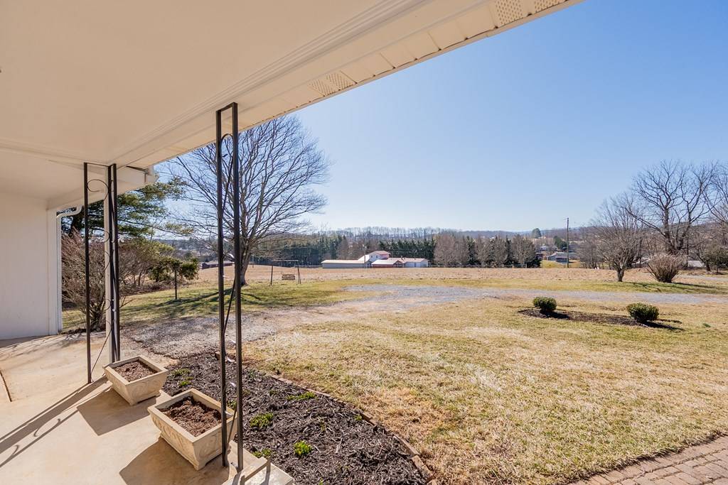 Rural Retreat, VA 24368,144 Cherry Street