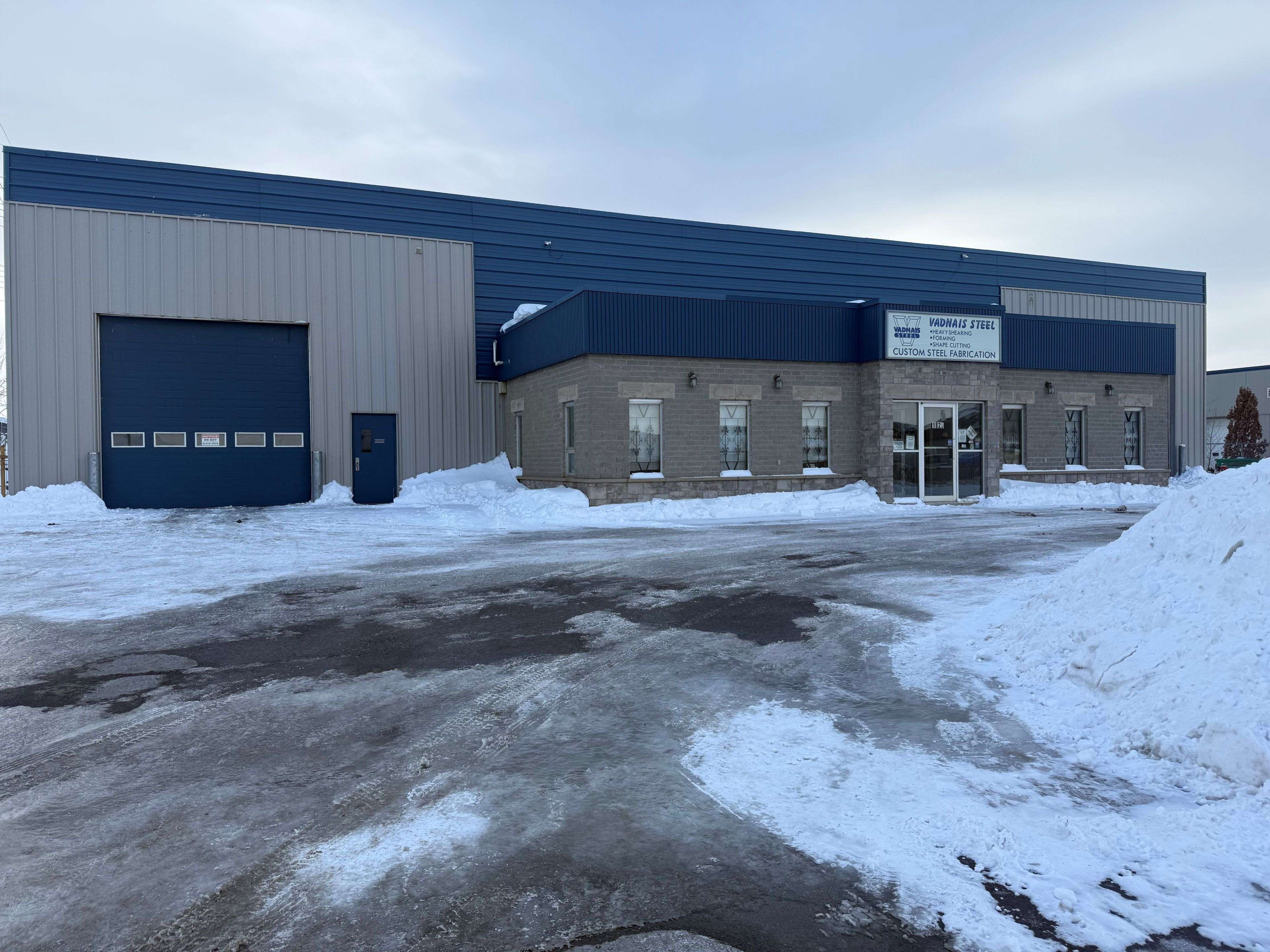 Elmvale Acres And Area, ON K1B 3W4,1820 Bantree ST