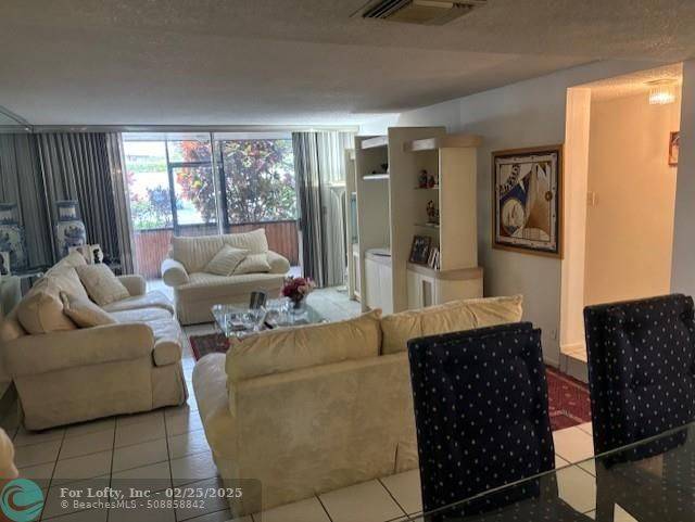 Lauderhill, FL 33319,3650 Inverrary Dr  #1P