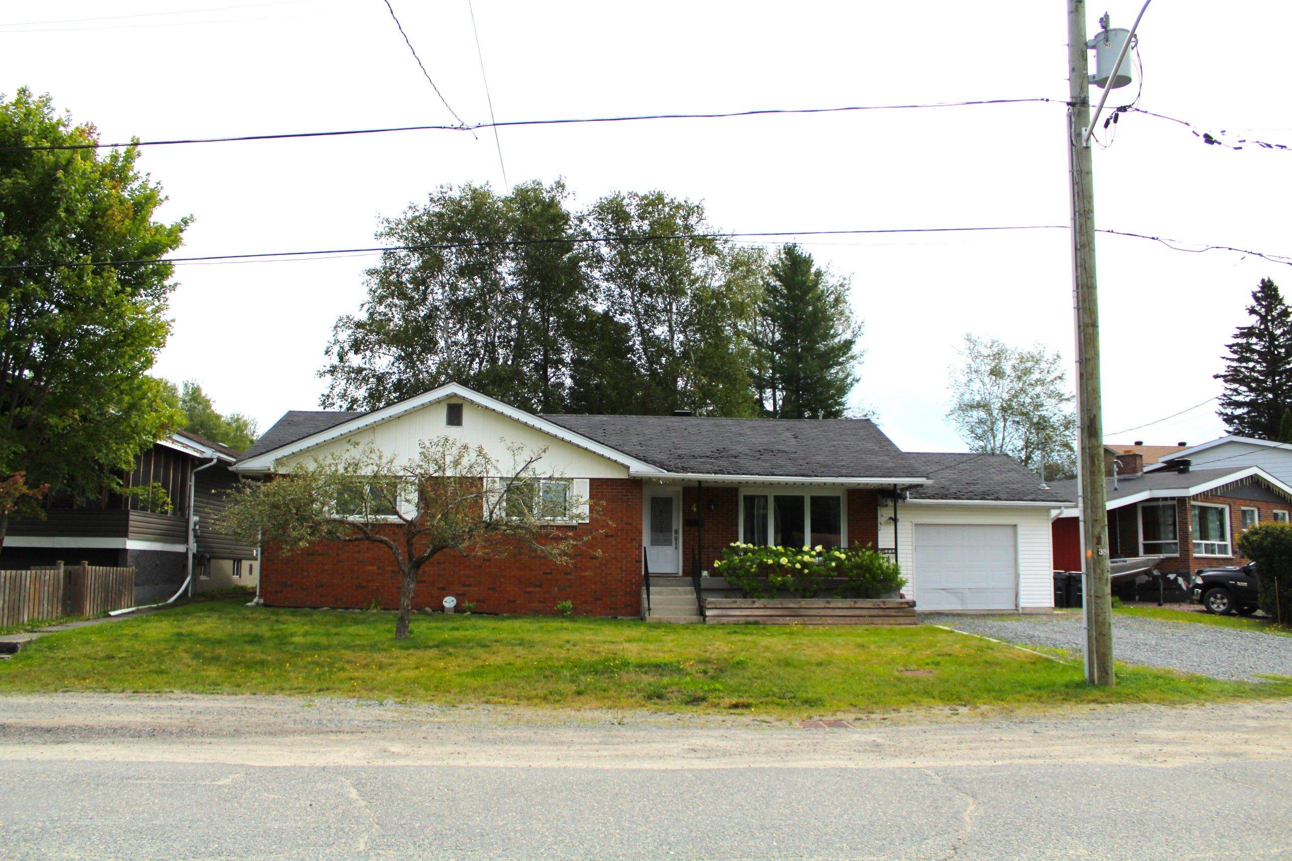 Kirkland Lake, ON P2N 1M2,4 Mcphee AVE