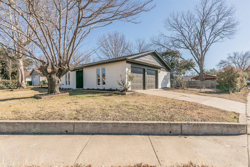 Arlington, TX 76014,400 E Timberview Lane