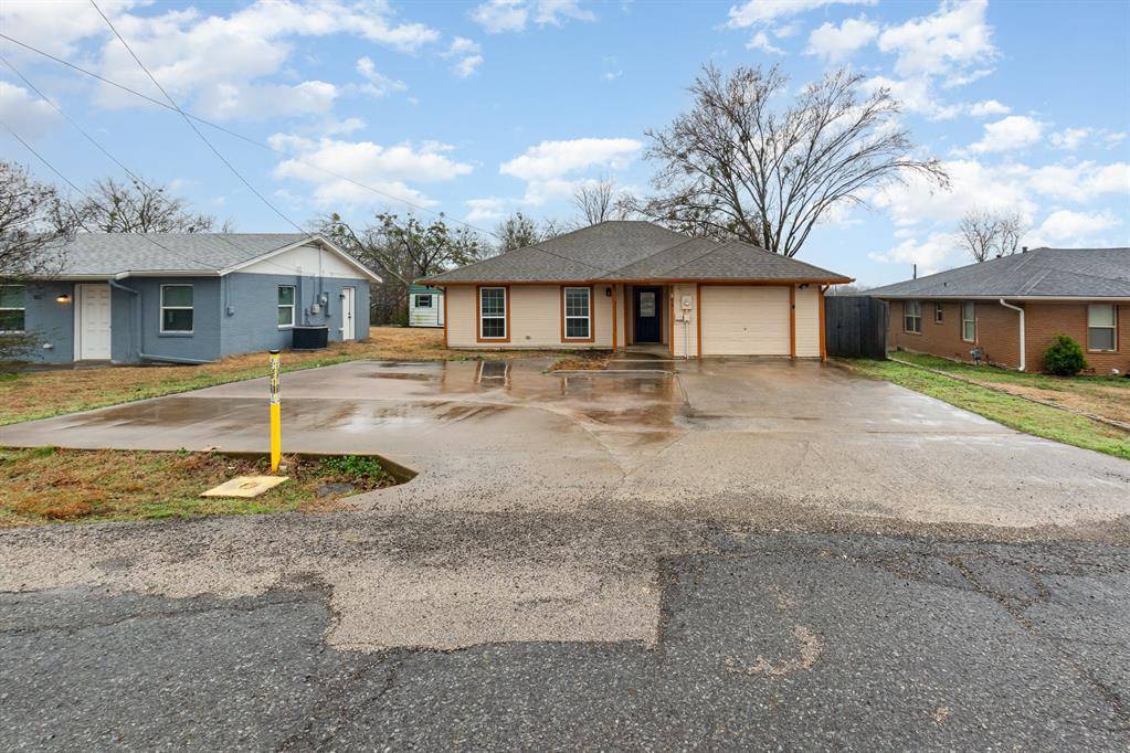 Howe, TX 75459,312 W Young Street