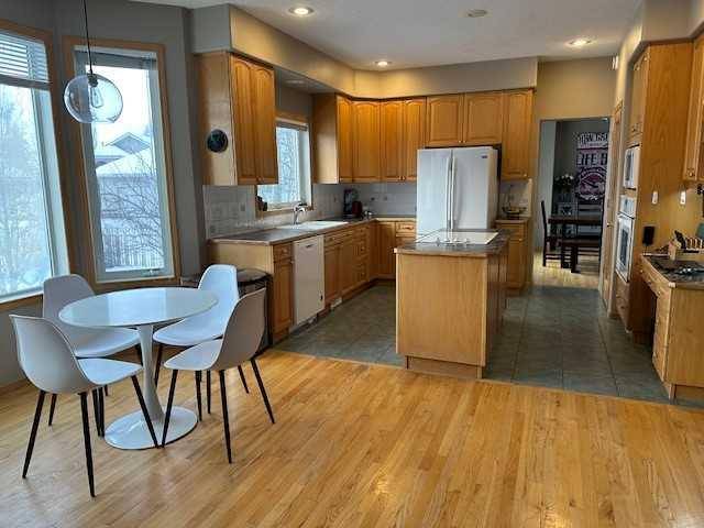 Red Deer, AB T4R 2R7,155 Alexander CRES