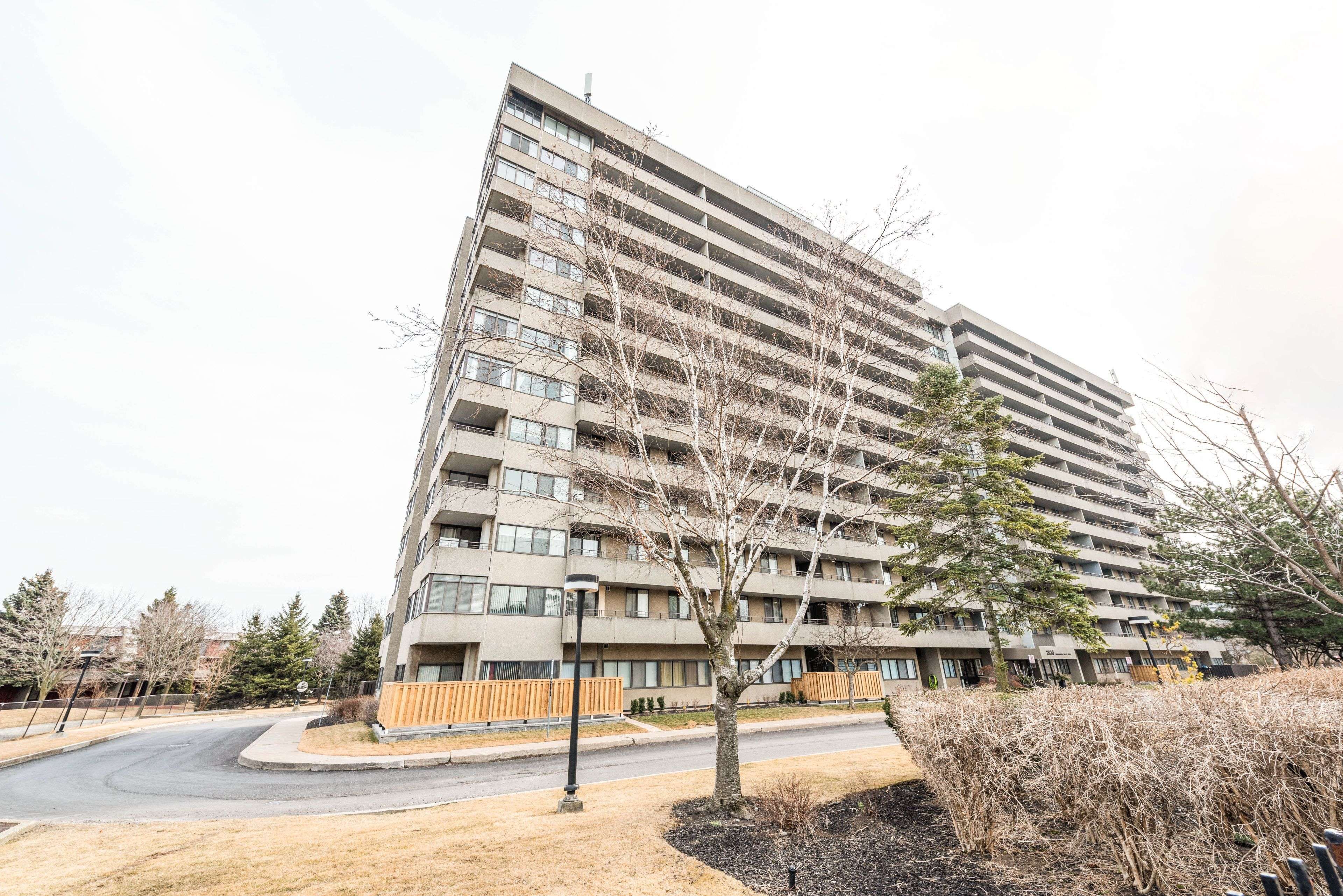 Mississauga, ON L4Y 3Z2,1300 Mississauga Valley BLVD #201