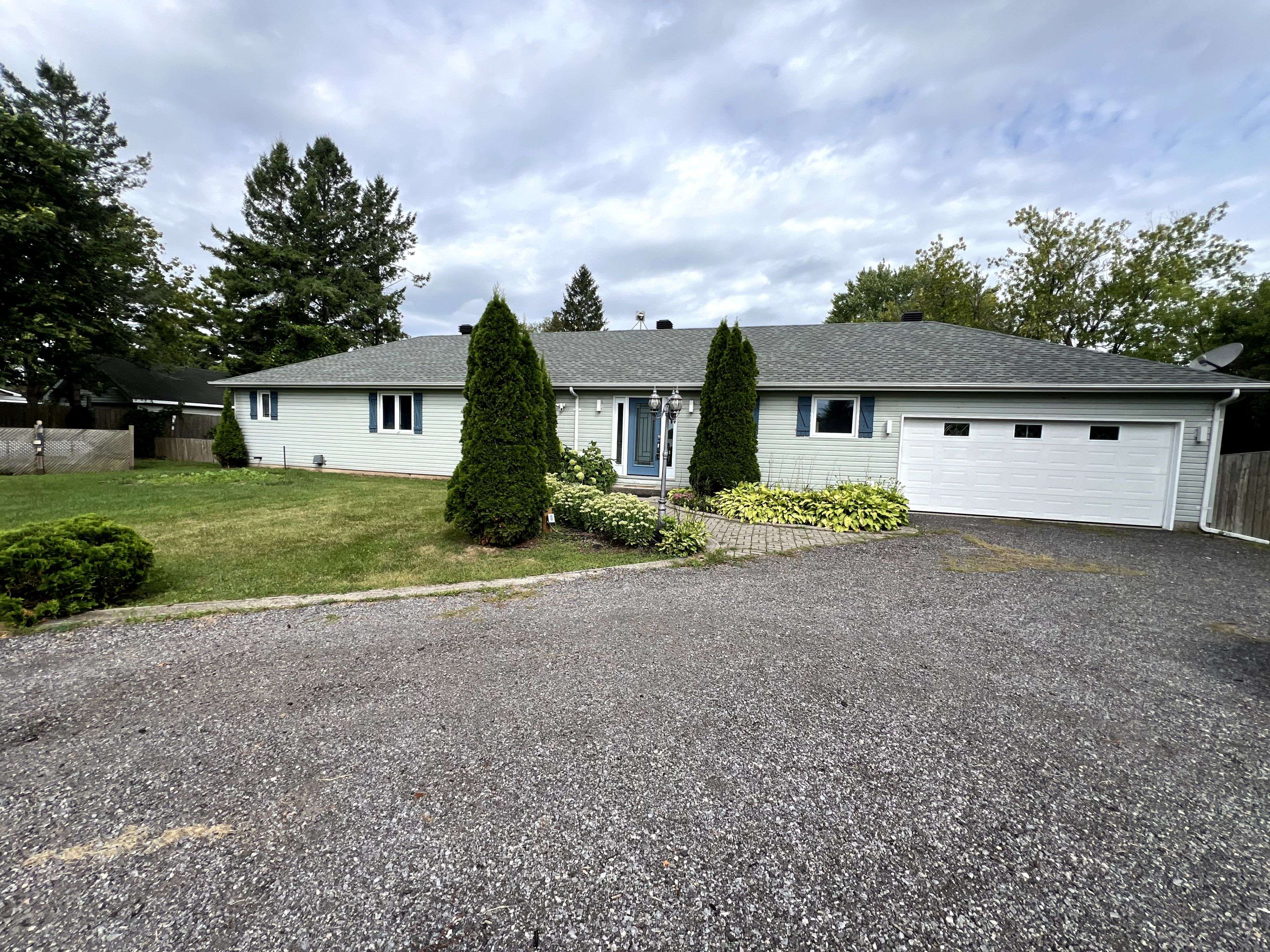 Greater Napanee, ON K7R 3K7,2435 South Shore RD