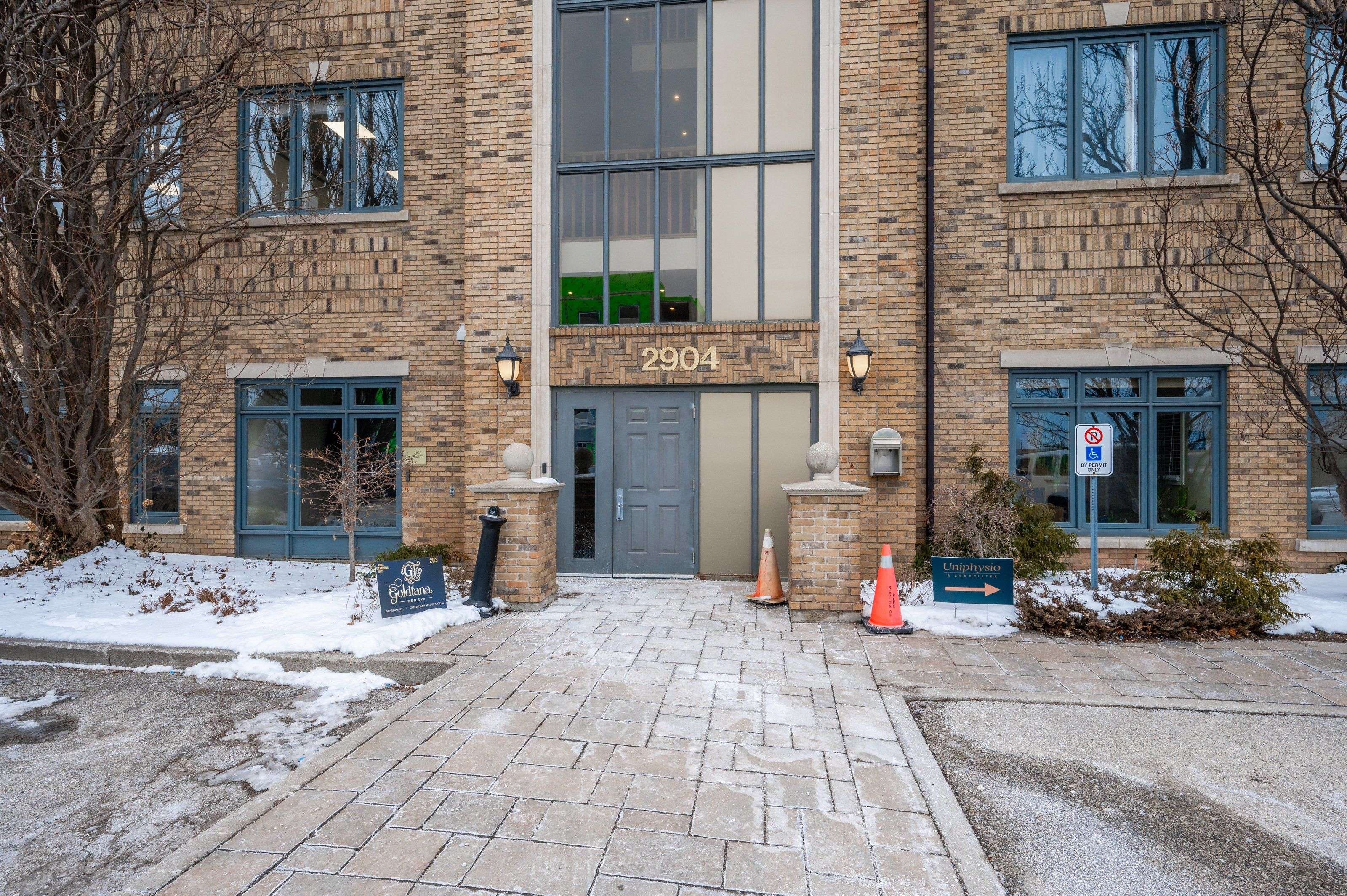 Oakville, ON L6J 7L7,2904 South Sheridan WAY #201